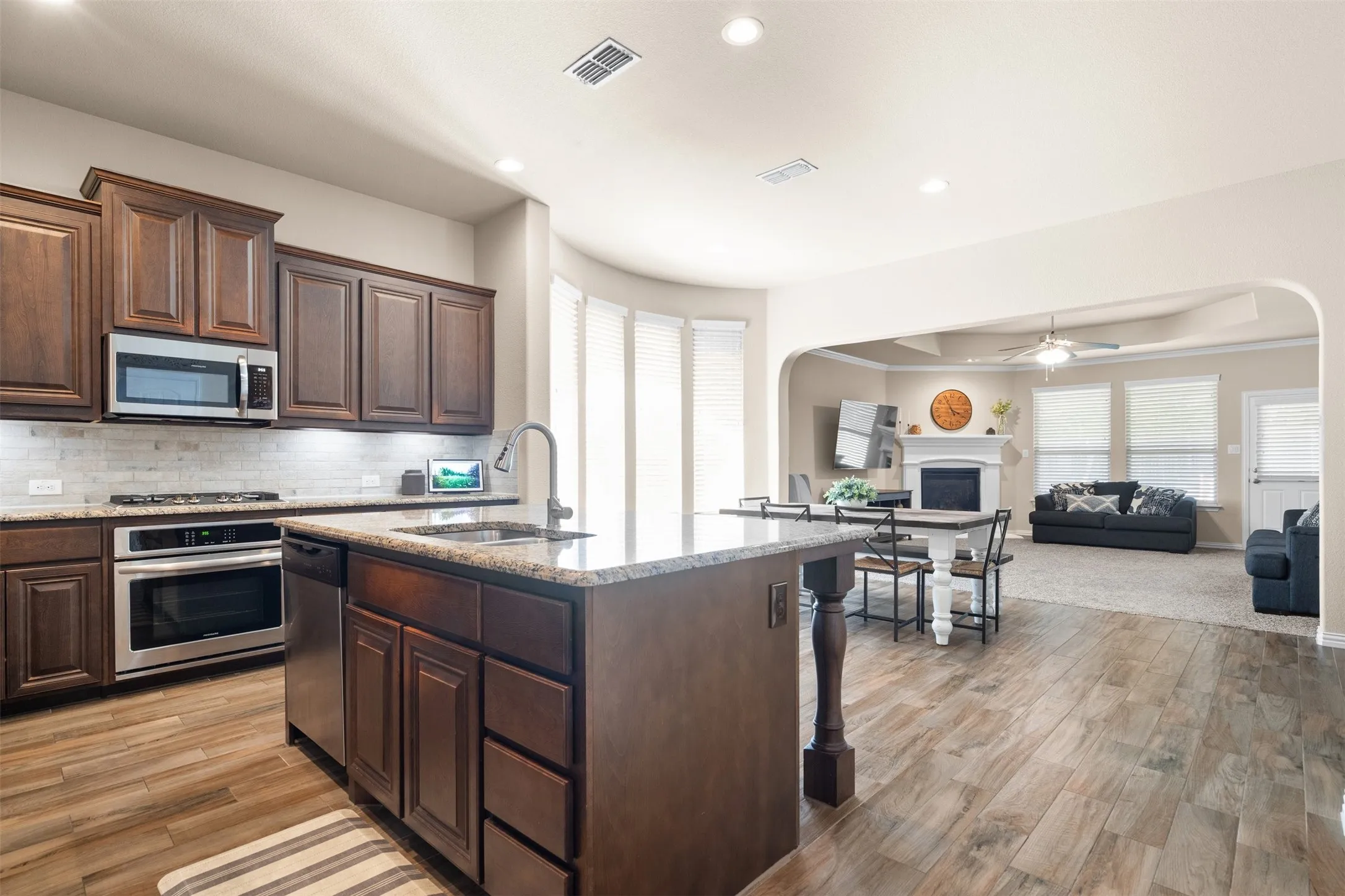 Single Family Residence For Sale in Denton County , 2108 Moonsail Lane, Denton, Texas 76210, 3 Bedroom, 3 Bathroom, 2 Garage spaces, 2,204 Sqft, built in 2018, mls#21264233, Real Estate Agent in Denton, Homes For Sale in Denton county, Homes For Sale in Denton, Realtor in Denton Texas, Real Estate Brokerage Independent Realty Texas, Luminita Cordes Realtor