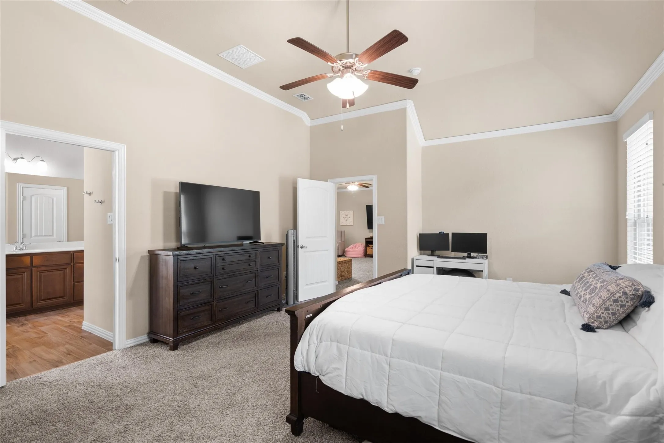 Single Family Residence For Sale in Denton County , 2108 Moonsail Lane, Denton, Texas 76210, 3 Bedroom, 3 Bathroom, 2 Garage spaces, 2,204 Sqft, built in 2018, mls#21264233, Real Estate Agent in Denton, Homes For Sale in Denton county, Homes For Sale in Denton, Realtor in Denton Texas, Real Estate Brokerage Independent Realty Texas, Luminita Cordes Realtor