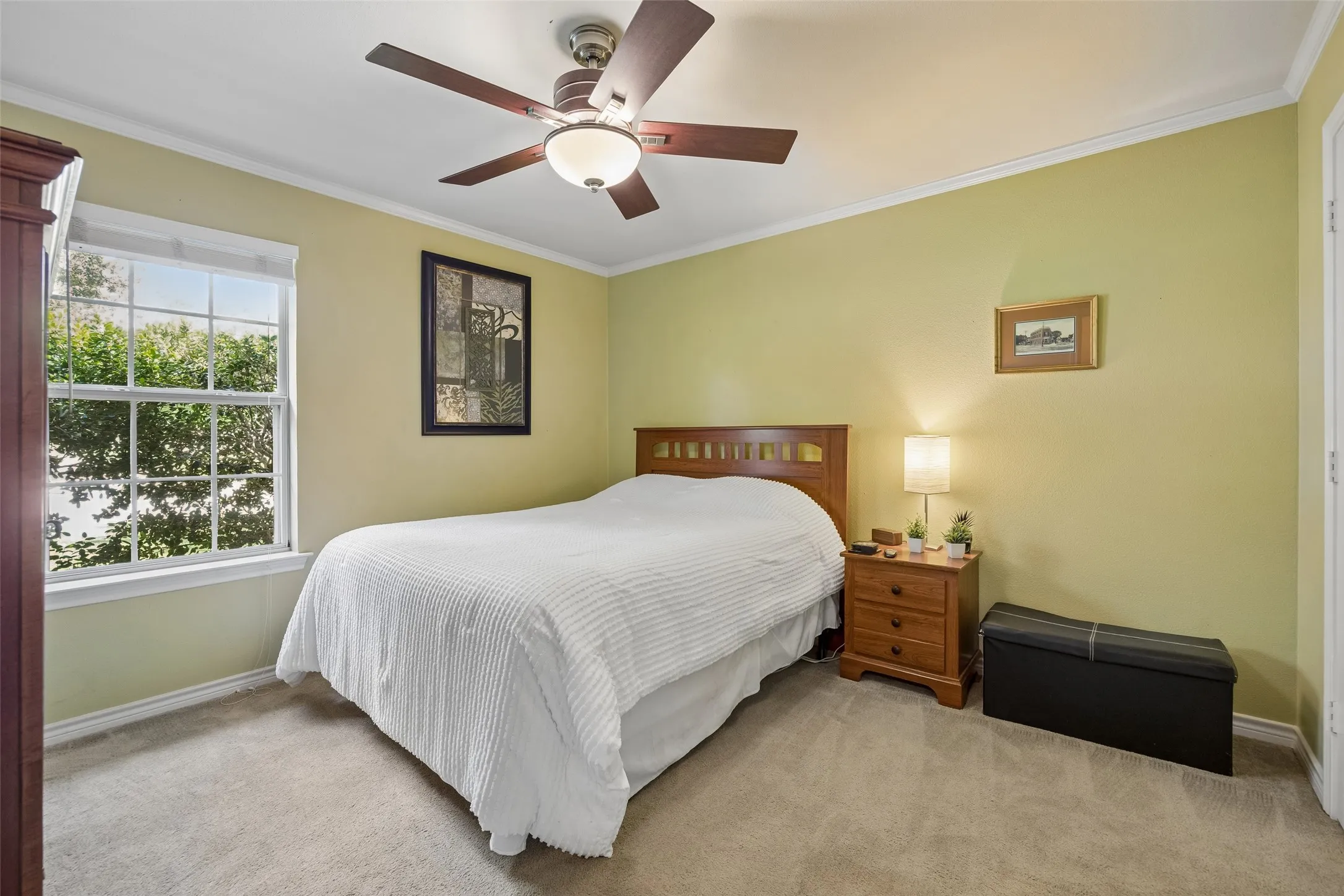 Single Family Residence For Sale in Denton County , 621 W Windsor Drive, Denton, Texas 76207, 3 Bedroom, 2 Bathroom, 2 Garage spaces, 1,660 Sqft, built in 1995, mls#21264438, Real Estate Agent in Denton, Homes For Sale in Denton county, Homes For Sale in Denton, Realtor in Denton Texas, Real Estate Brokerage Independent Realty Texas, Luminita Cordes Realtor