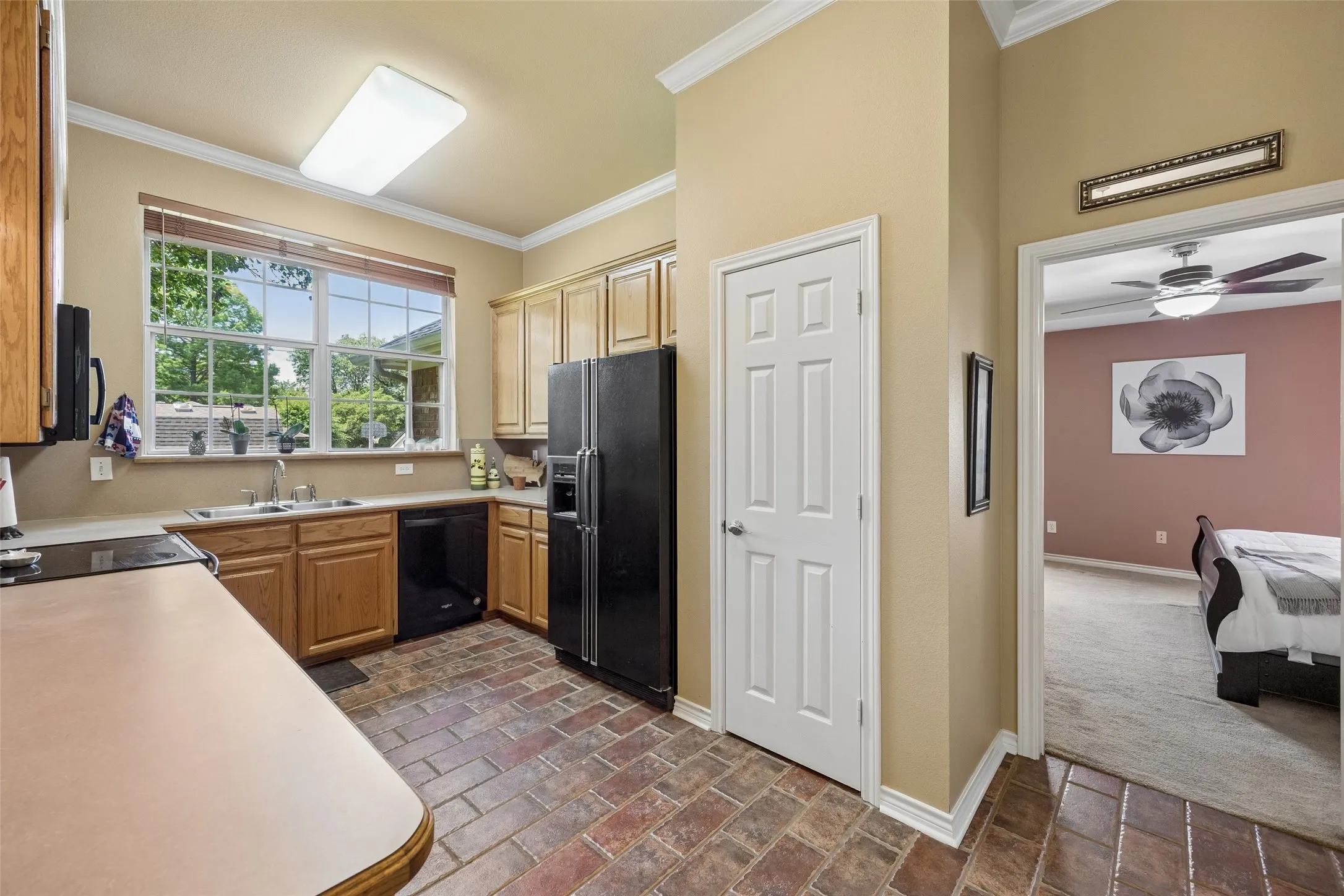 Single Family Residence For Sale in Denton County , 621 W Windsor Drive, Denton, Texas 76207, 3 Bedroom, 2 Bathroom, 2 Garage spaces, 1,660 Sqft, built in 1995, mls#21264438, Real Estate Agent in Denton, Homes For Sale in Denton county, Homes For Sale in Denton, Realtor in Denton Texas, Real Estate Brokerage Independent Realty Texas, Luminita Cordes Realtor