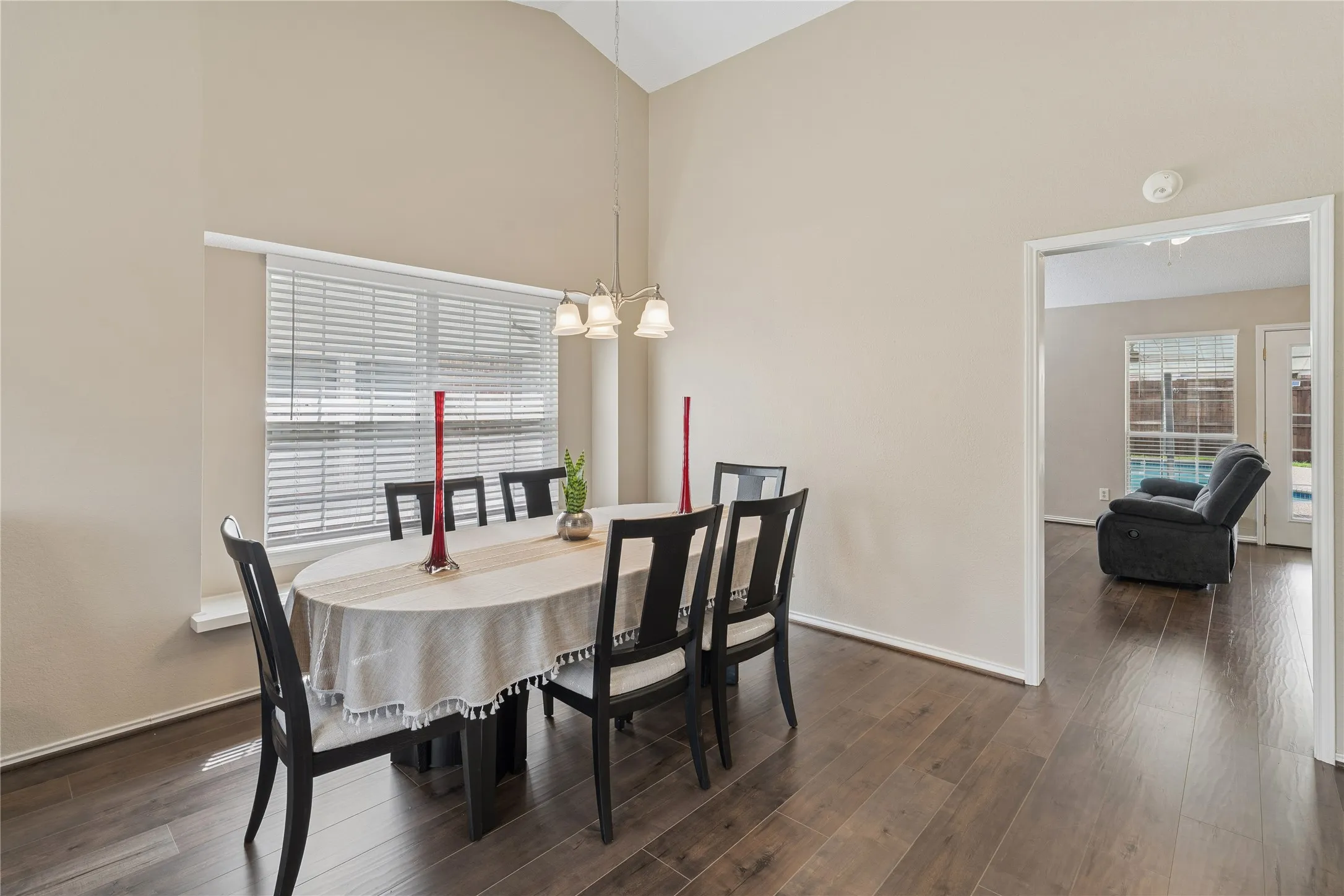 Single Family Residence For Sale in Collin County , 4405 Durango Lane, Mc Kinney, Texas 75070, 3 Bedroom, 2 Bathroom, 2 Garage spaces, 1,862 Sqft, built in 1988, Price $455,000, mls#21264431, Real Estate Agent in Mc Kinney, Homes For Sale in Collin county, Homes For Sale in Mc Kinney, Realtor in Mc Kinney Texas, Real Estate Brokerage Independent Realty Texas, Luminita Cordes Realtor