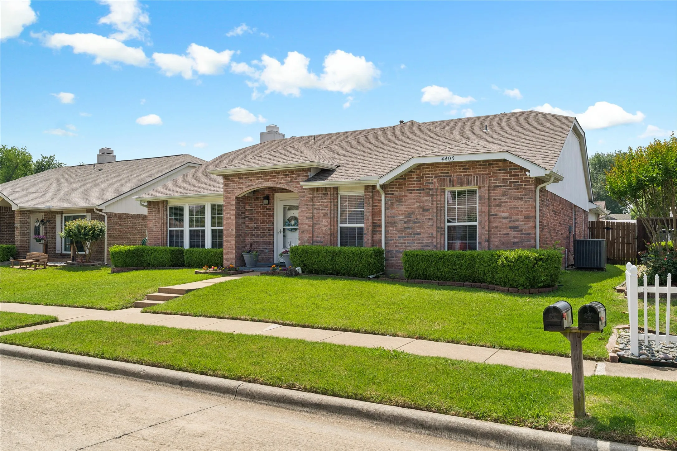 Single Family Residence For Sale in Collin County , 4405 Durango Lane, Mc Kinney, Texas 75070, 3 Bedroom, 2 Bathroom, 2 Garage spaces, 1,862 Sqft, built in 1988, Price $455,000, mls#21264431, Real Estate Agent in Mc Kinney, Homes For Sale in Collin county, Homes For Sale in Mc Kinney, Realtor in Mc Kinney Texas, Real Estate Brokerage Independent Realty Texas, Luminita Cordes Realtor