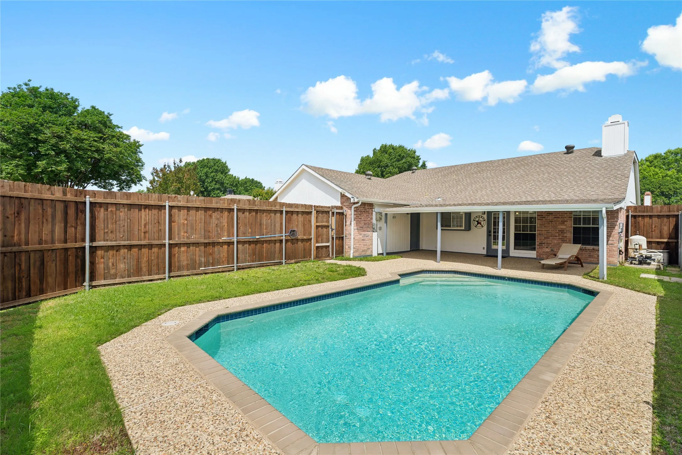 Single Family Residence For Sale in Collin County , 4405 Durango Lane, Mc Kinney, Texas 75070, 3 Bedroom, 2 Bathroom, 2 Garage spaces, 1,862 Sqft, built in 1988, Price $455,000, mls#21264431, Real Estate Agent in Mc Kinney, Homes For Sale in Collin county, Homes For Sale in Mc Kinney, Realtor in Mc Kinney Texas, Real Estate Brokerage Independent Realty Texas, Luminita Cordes Realtor