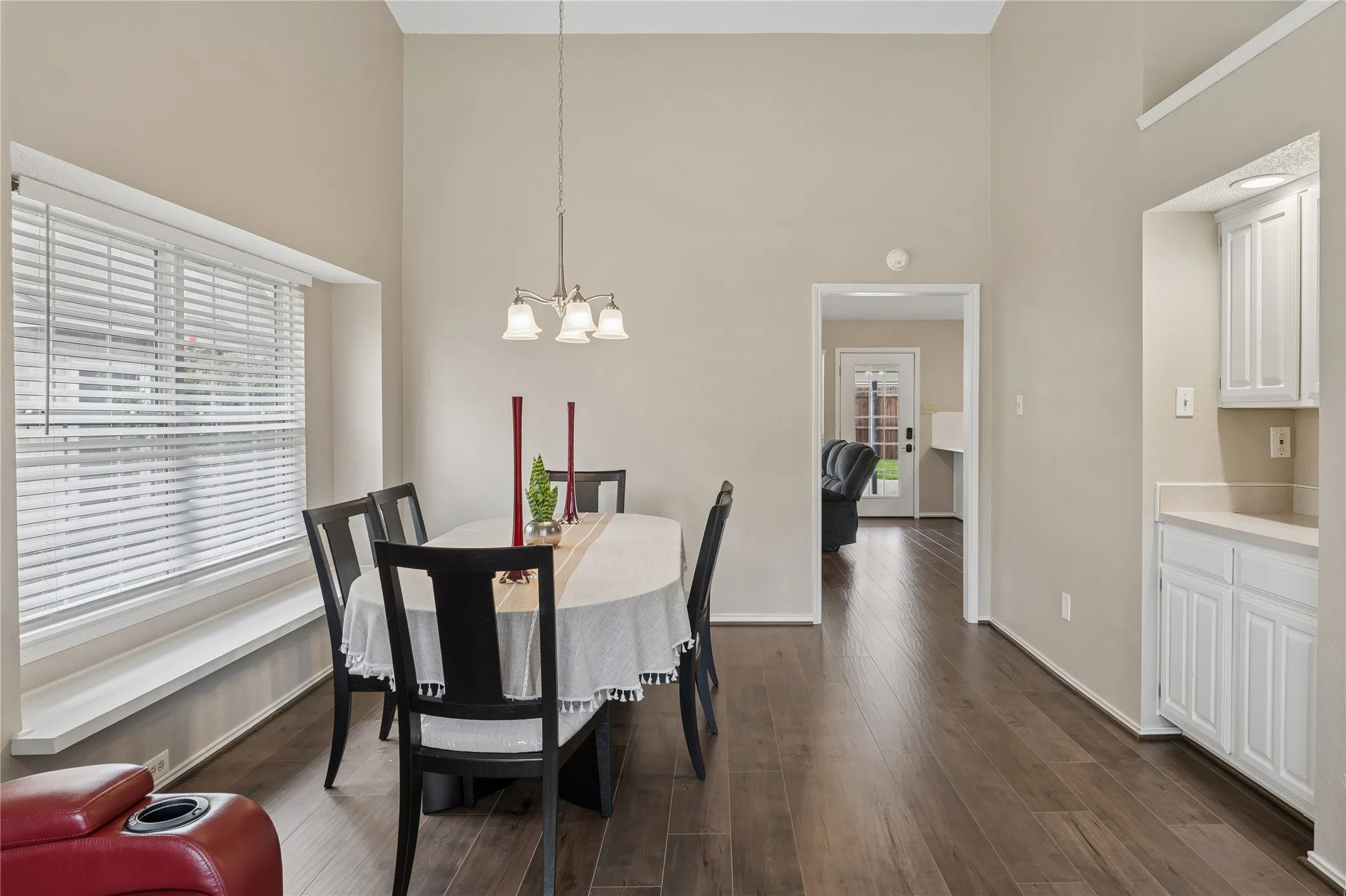 Single Family Residence For Sale in Collin County , 4405 Durango Lane, Mc Kinney, Texas 75070, 3 Bedroom, 2 Bathroom, 2 Garage spaces, 1,862 Sqft, built in 1988, Price $455,000, mls#21264431, Real Estate Agent in Mc Kinney, Homes For Sale in Collin county, Homes For Sale in Mc Kinney, Realtor in Mc Kinney Texas, Real Estate Brokerage Independent Realty Texas, Luminita Cordes Realtor