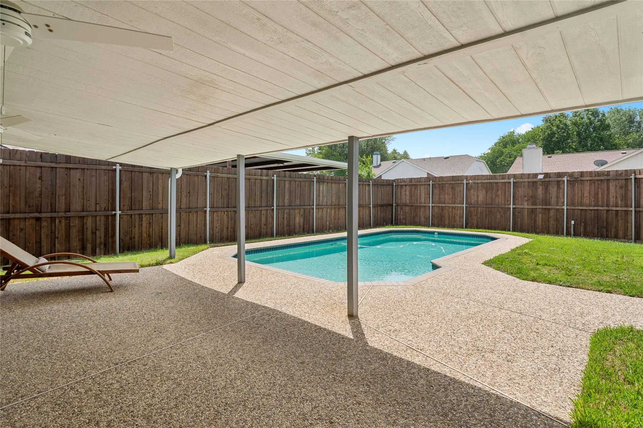 Single Family Residence For Sale in Collin County , 4405 Durango Lane, Mc Kinney, Texas 75070, 3 Bedroom, 2 Bathroom, 2 Garage spaces, 1,862 Sqft, built in 1988, Price $455,000, mls#21264431, Real Estate Agent in Mc Kinney, Homes For Sale in Collin county, Homes For Sale in Mc Kinney, Realtor in Mc Kinney Texas, Real Estate Brokerage Independent Realty Texas, Luminita Cordes Realtor