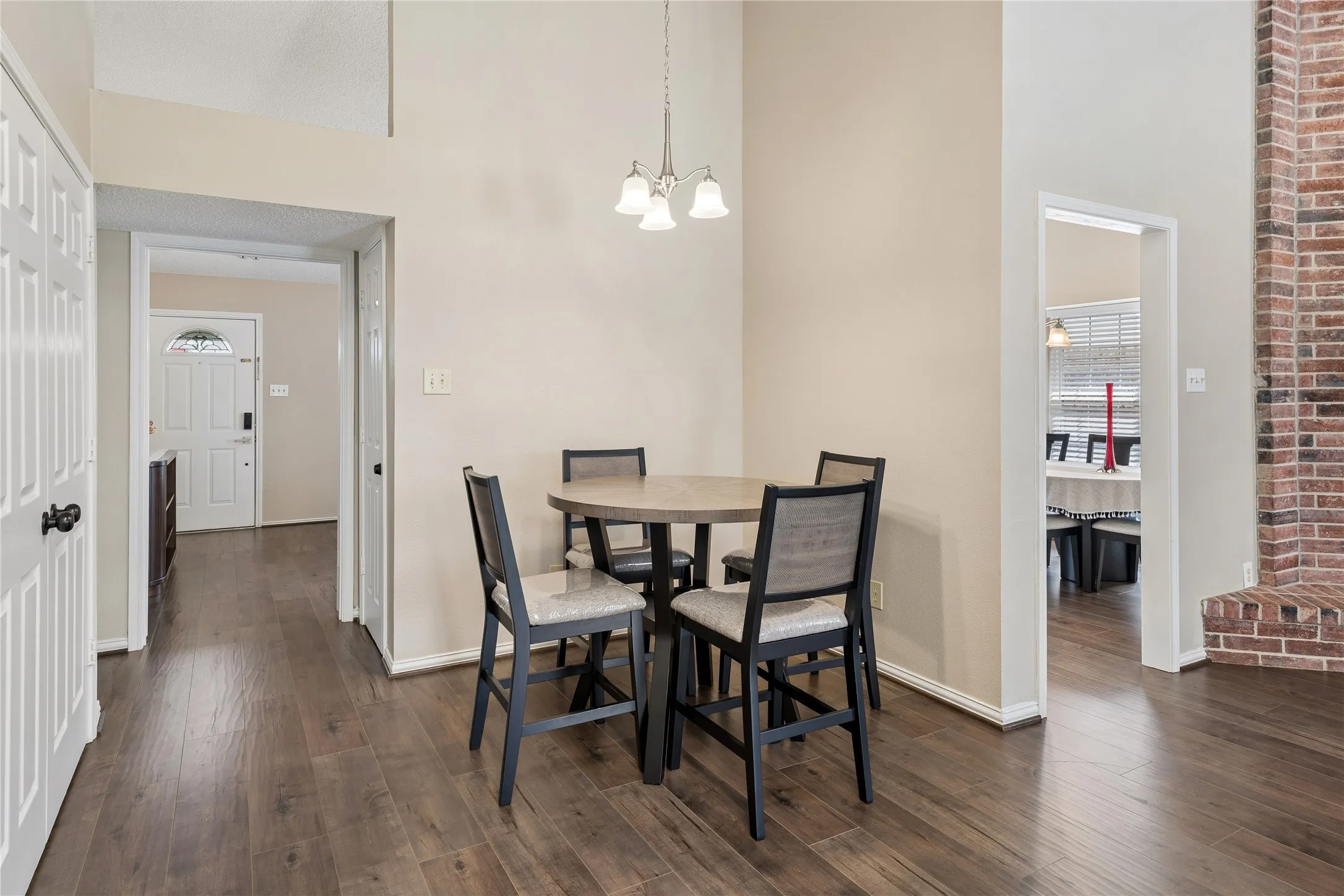Single Family Residence For Sale in Collin County , 4405 Durango Lane, Mc Kinney, Texas 75070, 3 Bedroom, 2 Bathroom, 2 Garage spaces, 1,862 Sqft, built in 1988, Price $455,000, mls#21264431, Real Estate Agent in Mc Kinney, Homes For Sale in Collin county, Homes For Sale in Mc Kinney, Realtor in Mc Kinney Texas, Real Estate Brokerage Independent Realty Texas, Luminita Cordes Realtor