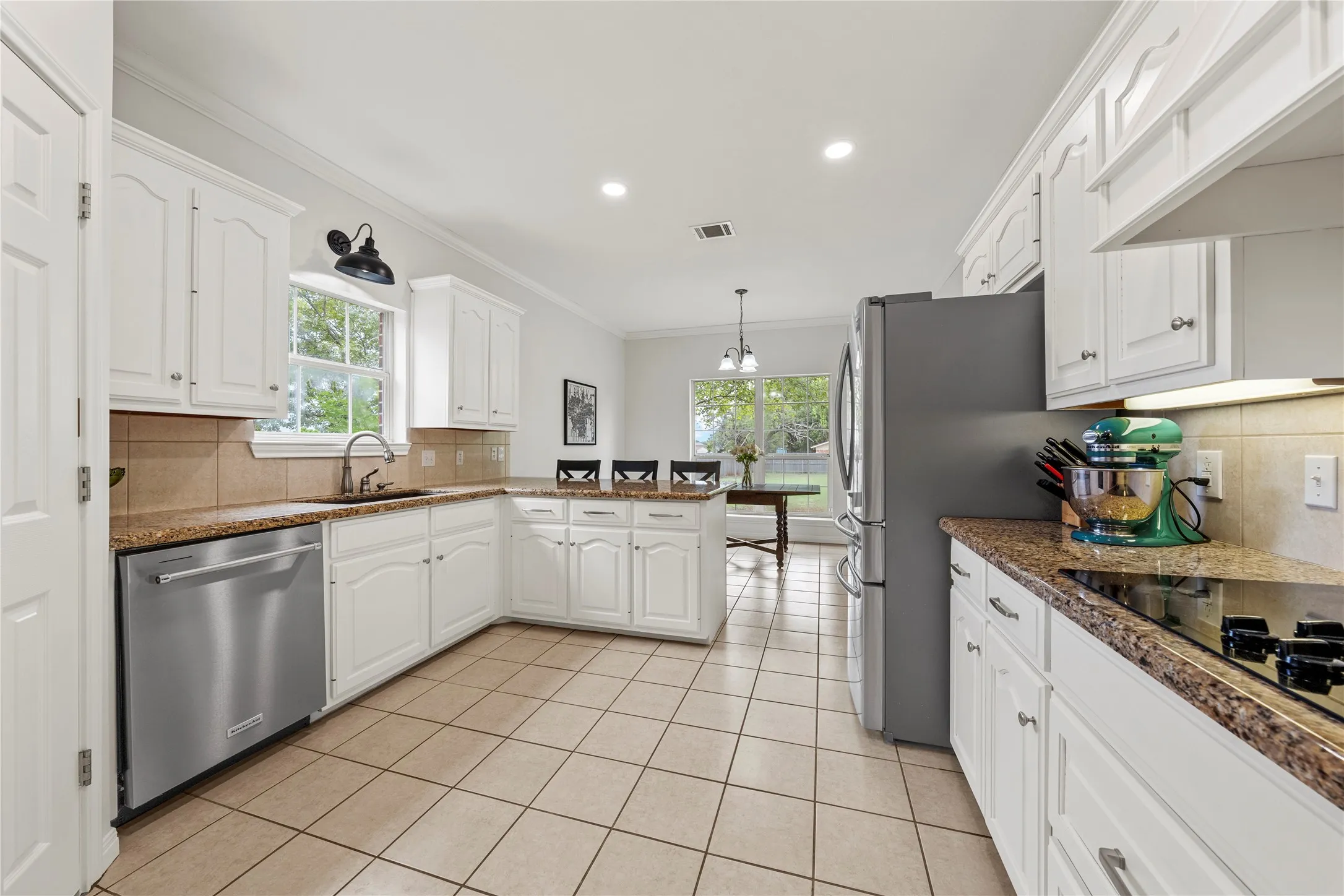 Single Family Residence For Sale in Mc Lennan County , 1694 Mclennan Crossing Road, Woodway, Texas 76712, 4 Bedroom, 3 Bathroom, 2 Garage spaces, 2,529 Sqft, built in 2001, mls#21264397, Real Estate Agent in Woodway, Homes For Sale in Mc Lennan county, Homes For Sale in Woodway, Realtor in Woodway Texas, Real Estate Brokerage Independent Realty Texas, Luminita Cordes Realtor