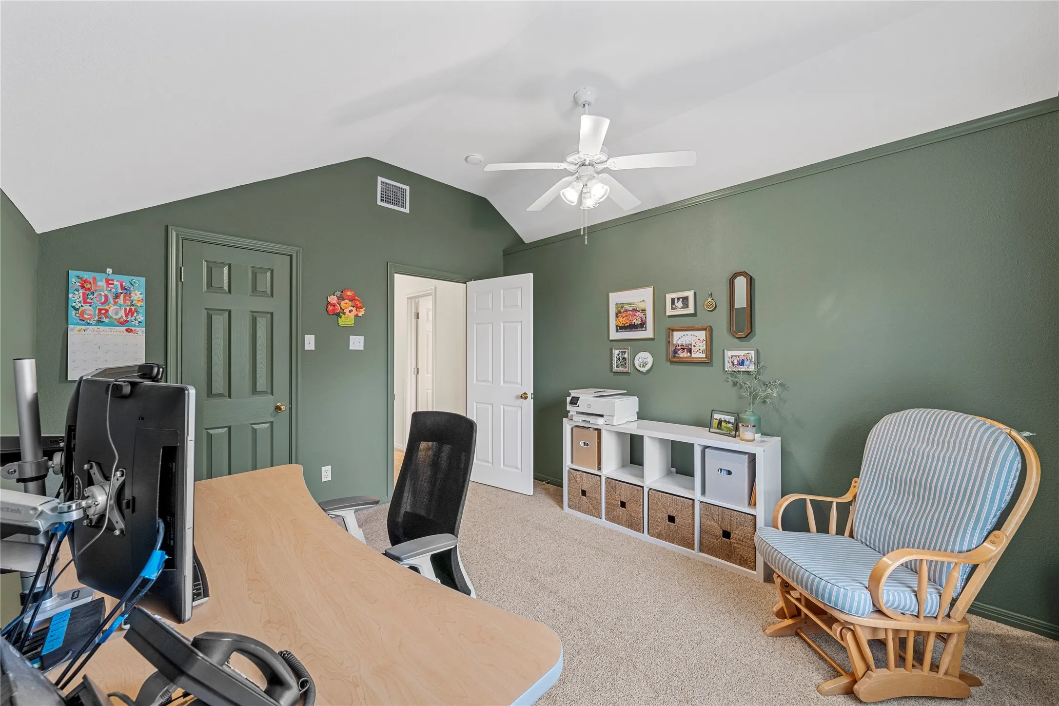 Single Family Residence For Sale in Mc Lennan County , 1694 Mclennan Crossing Road, Woodway, Texas 76712, 4 Bedroom, 3 Bathroom, 2 Garage spaces, 2,529 Sqft, built in 2001, mls#21264397, Real Estate Agent in Woodway, Homes For Sale in Mc Lennan county, Homes For Sale in Woodway, Realtor in Woodway Texas, Real Estate Brokerage Independent Realty Texas, Luminita Cordes Realtor