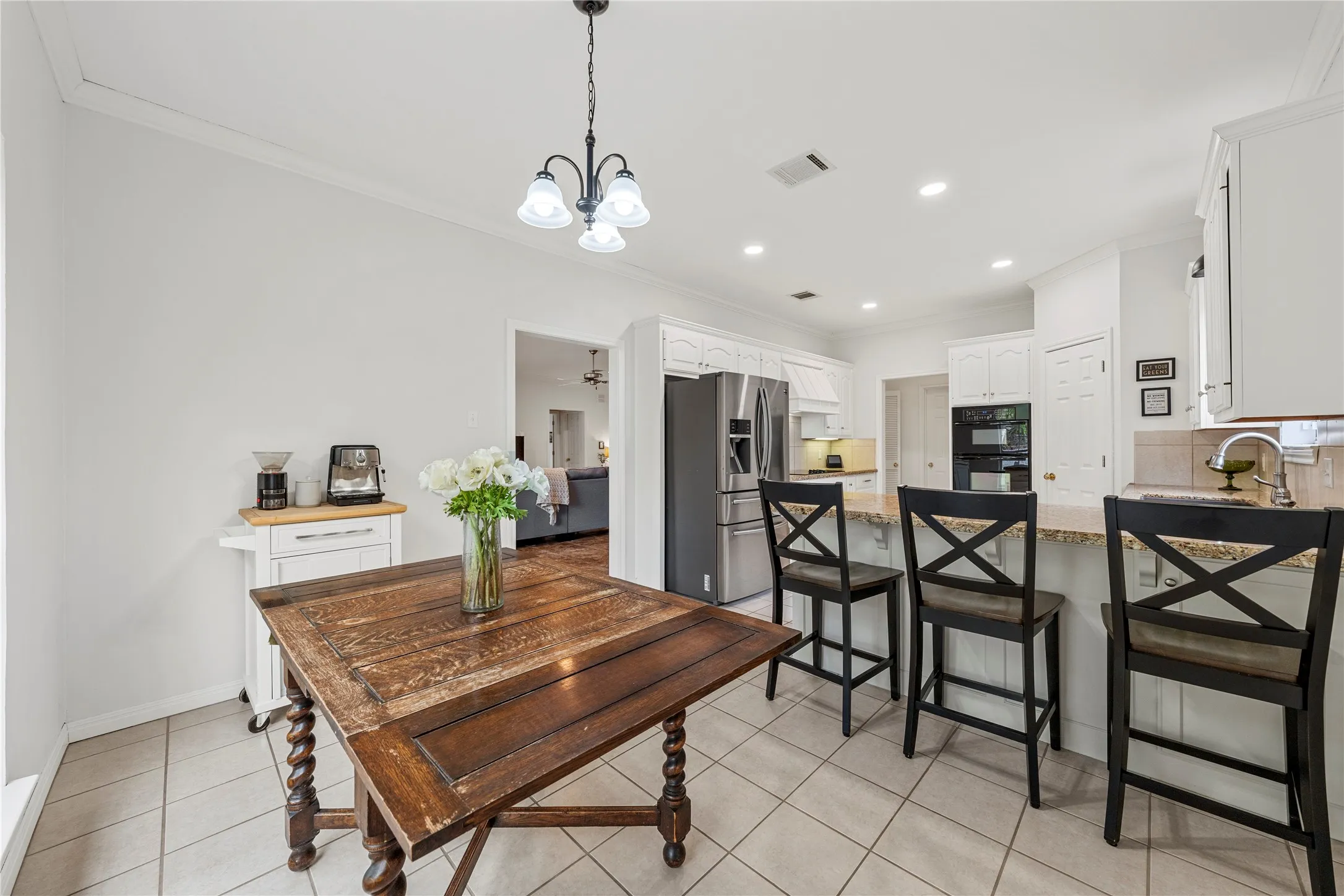 Single Family Residence For Sale in Mc Lennan County , 1694 Mclennan Crossing Road, Woodway, Texas 76712, 4 Bedroom, 3 Bathroom, 2 Garage spaces, 2,529 Sqft, built in 2001, mls#21264397, Real Estate Agent in Woodway, Homes For Sale in Mc Lennan county, Homes For Sale in Woodway, Realtor in Woodway Texas, Real Estate Brokerage Independent Realty Texas, Luminita Cordes Realtor