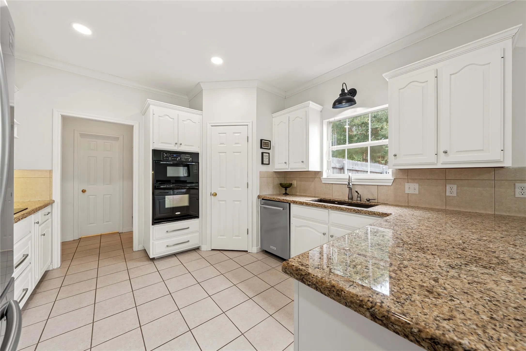 Single Family Residence For Sale in Mc Lennan County , 1694 Mclennan Crossing Road, Woodway, Texas 76712, 4 Bedroom, 3 Bathroom, 2 Garage spaces, 2,529 Sqft, built in 2001, mls#21264397, Real Estate Agent in Woodway, Homes For Sale in Mc Lennan county, Homes For Sale in Woodway, Realtor in Woodway Texas, Real Estate Brokerage Independent Realty Texas, Luminita Cordes Realtor