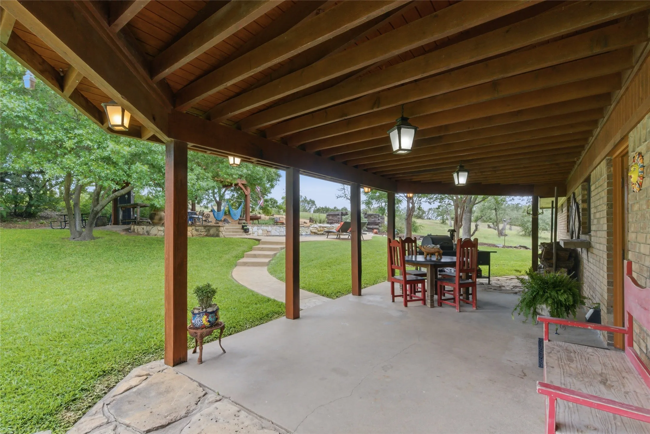 Single Family Residence For Sale in Erath County , 1973 County Road 513, Stephenville, Texas 76401, 4 Bedroom, 2 Bathroom, 3 Garage spaces, 1,939 Sqft, built in 1977, mls#21264281, Real Estate Agent in Stephenville, Homes For Sale in Erath county, Homes For Sale in Stephenville, Realtor in Stephenville Texas, Real Estate Brokerage Independent Realty Texas, Luminita Cordes Realtor
