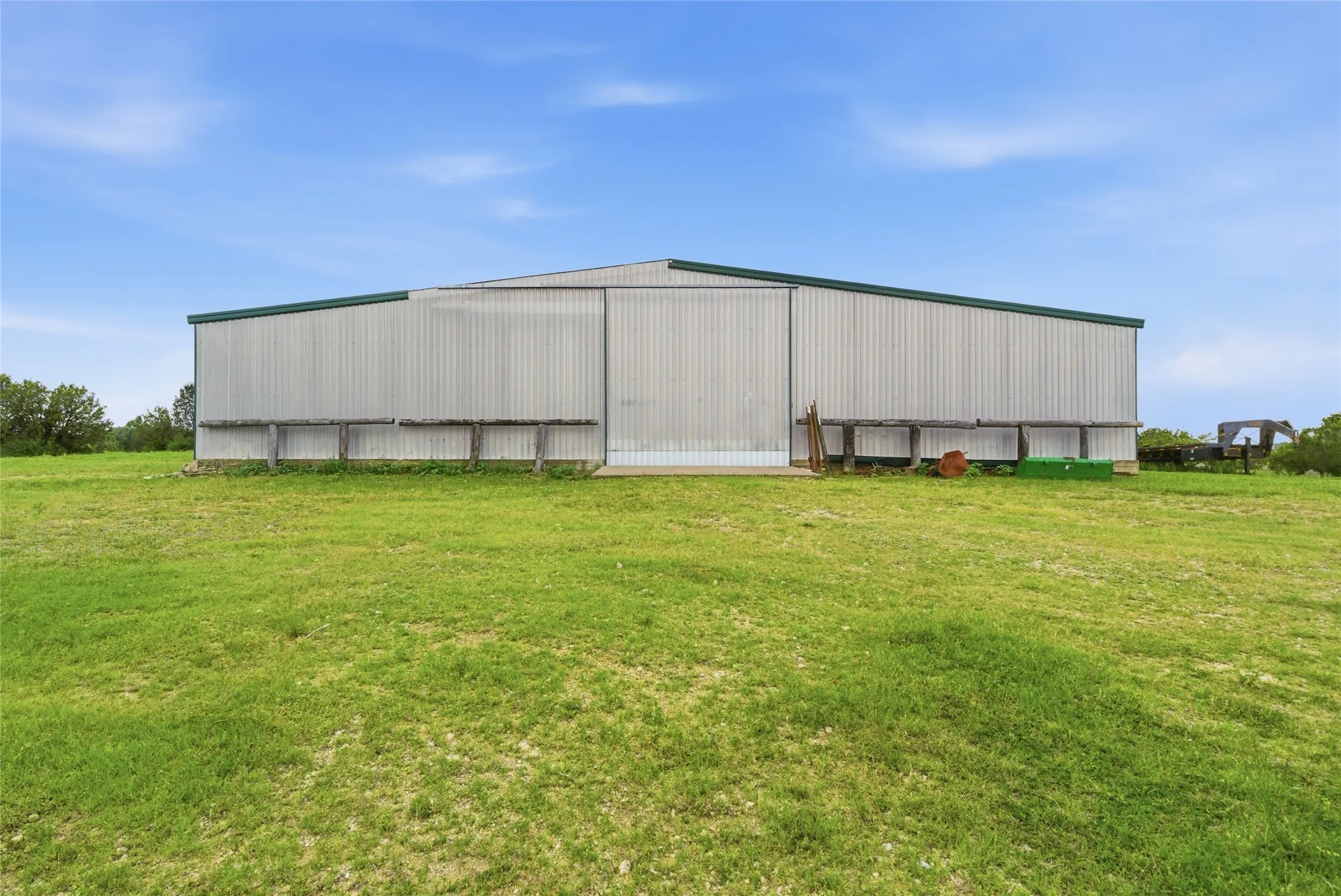 Single Family Residence For Sale in Erath County , 1973 County Road 513, Stephenville, Texas 76401, 4 Bedroom, 2 Bathroom, 3 Garage spaces, 1,939 Sqft, built in 1977, mls#21264281, Real Estate Agent in Stephenville, Homes For Sale in Erath county, Homes For Sale in Stephenville, Realtor in Stephenville Texas, Real Estate Brokerage Independent Realty Texas, Luminita Cordes Realtor