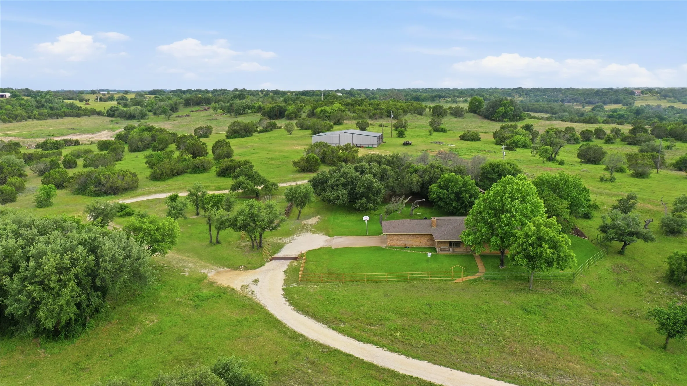 Single Family Residence For Sale in Erath County , 1973 County Road 513, Stephenville, Texas 76401, 4 Bedroom, 2 Bathroom, 3 Garage spaces, 1,939 Sqft, built in 1977, mls#21264281, Real Estate Agent in Stephenville, Homes For Sale in Erath county, Homes For Sale in Stephenville, Realtor in Stephenville Texas, Real Estate Brokerage Independent Realty Texas, Luminita Cordes Realtor