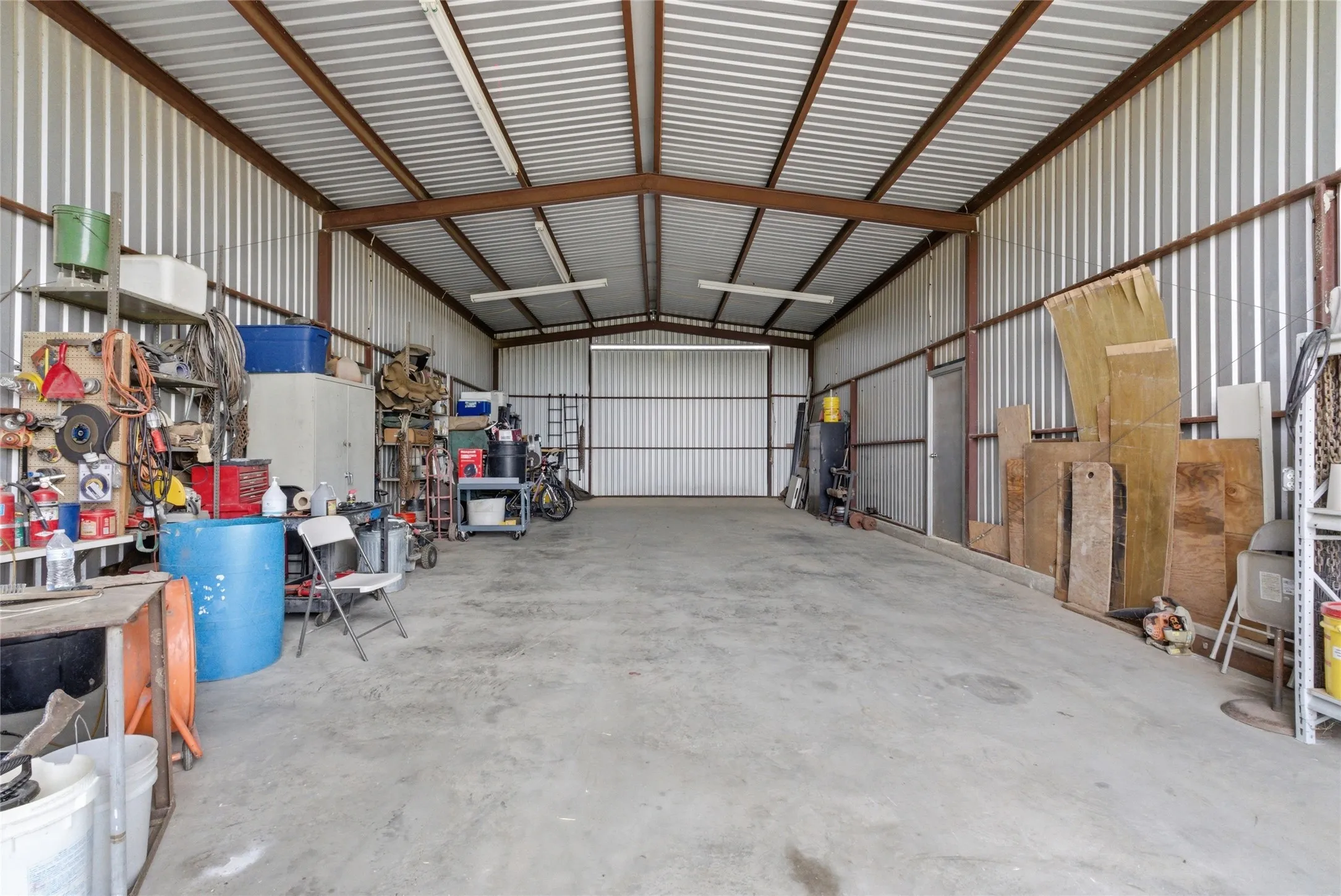 Single Family Residence For Sale in Erath County , 1973 County Road 513, Stephenville, Texas 76401, 4 Bedroom, 2 Bathroom, 3 Garage spaces, 1,939 Sqft, built in 1977, mls#21264281, Real Estate Agent in Stephenville, Homes For Sale in Erath county, Homes For Sale in Stephenville, Realtor in Stephenville Texas, Real Estate Brokerage Independent Realty Texas, Luminita Cordes Realtor