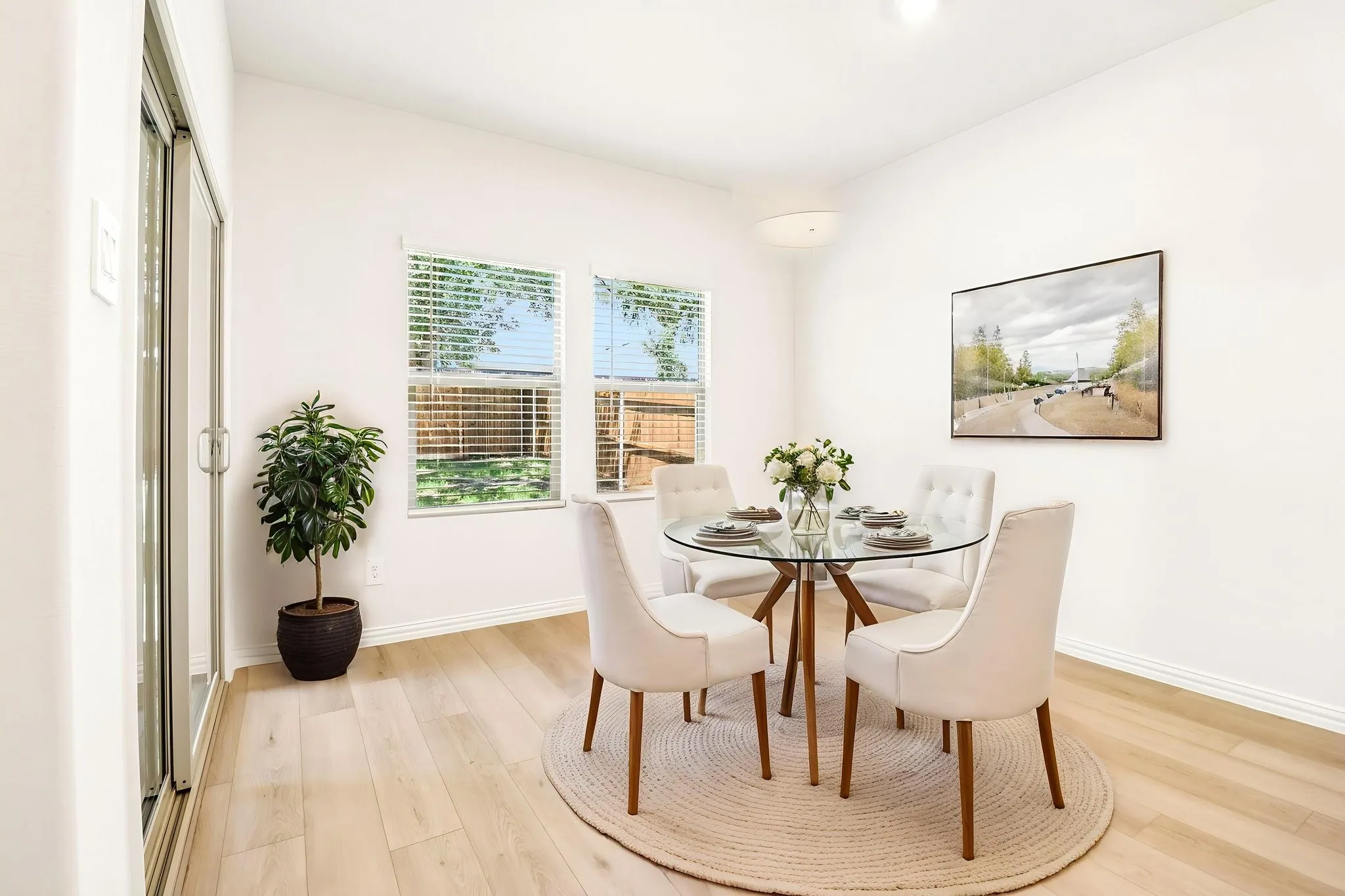  Photo is not of the actual home, but is an inspirational photo of builder’s model home and may depict options, furnishings, and/or decorator features that are not included.
