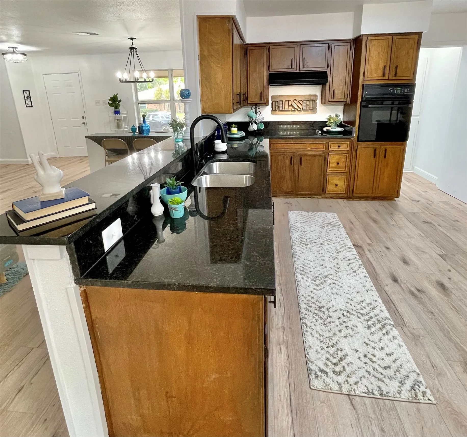 Single Family Residence For Sale in Tarrant County , 2003 Ford Street, Arlington, Texas 76013, 3 Bedroom, 2 Bathroom, 2 Garage spaces, 1,727 Sqft, built in 1972, mls#21264493, Real Estate Agent in Arlington, Homes For Sale in Tarrant county, Homes For Sale in Arlington, Realtor in Arlington Texas, Real Estate Brokerage Independent Realty Texas, Luminita Cordes Realtor