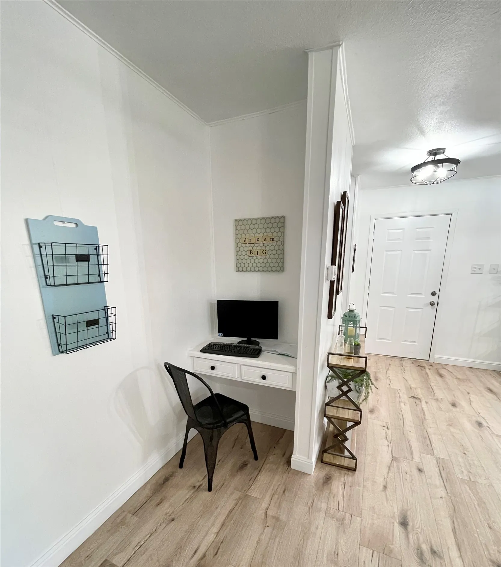 Single Family Residence For Sale in Tarrant County , 2003 Ford Street, Arlington, Texas 76013, 3 Bedroom, 2 Bathroom, 2 Garage spaces, 1,727 Sqft, built in 1972, mls#21264493, Real Estate Agent in Arlington, Homes For Sale in Tarrant county, Homes For Sale in Arlington, Realtor in Arlington Texas, Real Estate Brokerage Independent Realty Texas, Luminita Cordes Realtor