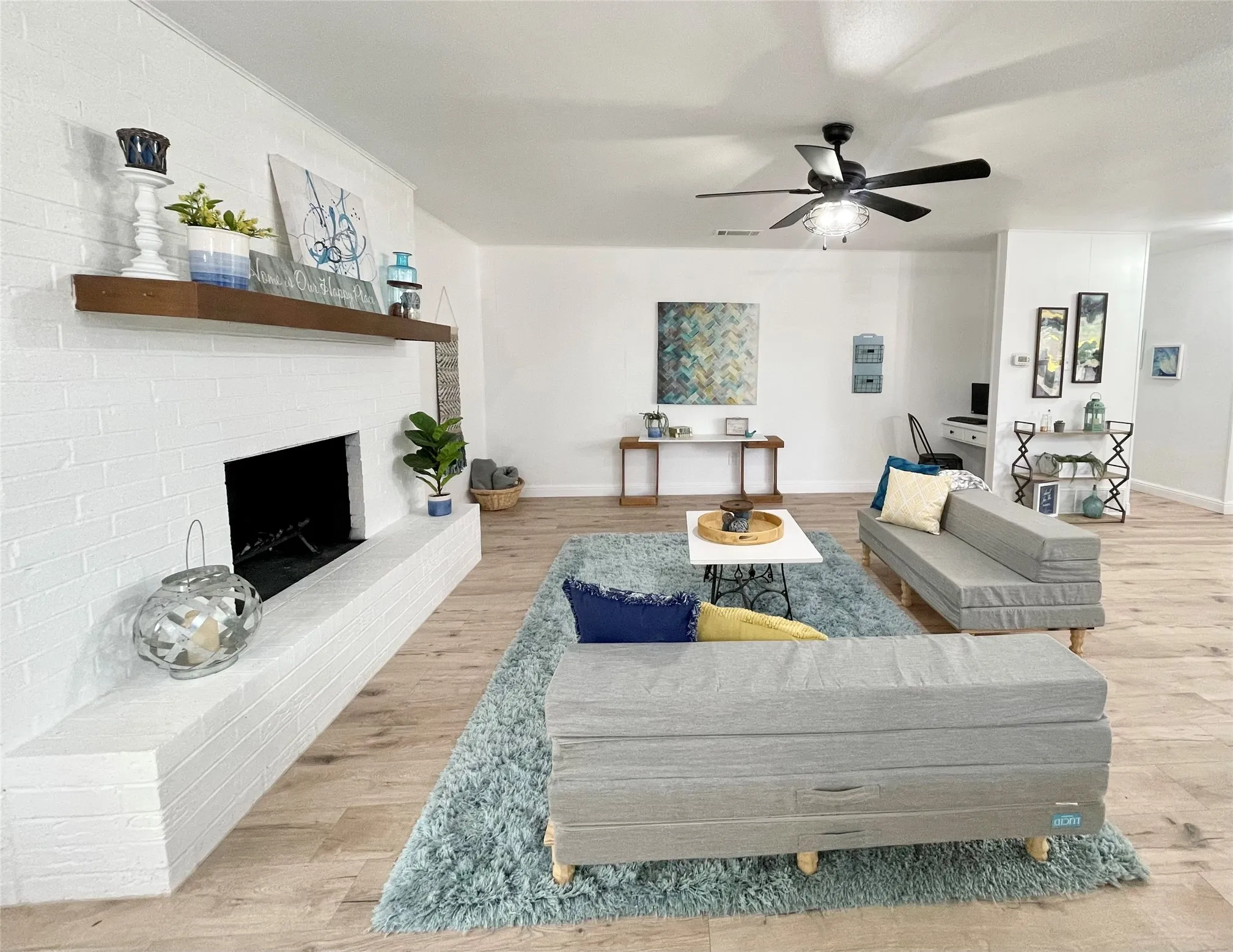 Single Family Residence For Sale in Tarrant County , 2003 Ford Street, Arlington, Texas 76013, 3 Bedroom, 2 Bathroom, 2 Garage spaces, 1,727 Sqft, built in 1972, mls#21264493, Real Estate Agent in Arlington, Homes For Sale in Tarrant county, Homes For Sale in Arlington, Realtor in Arlington Texas, Real Estate Brokerage Independent Realty Texas, Luminita Cordes Realtor