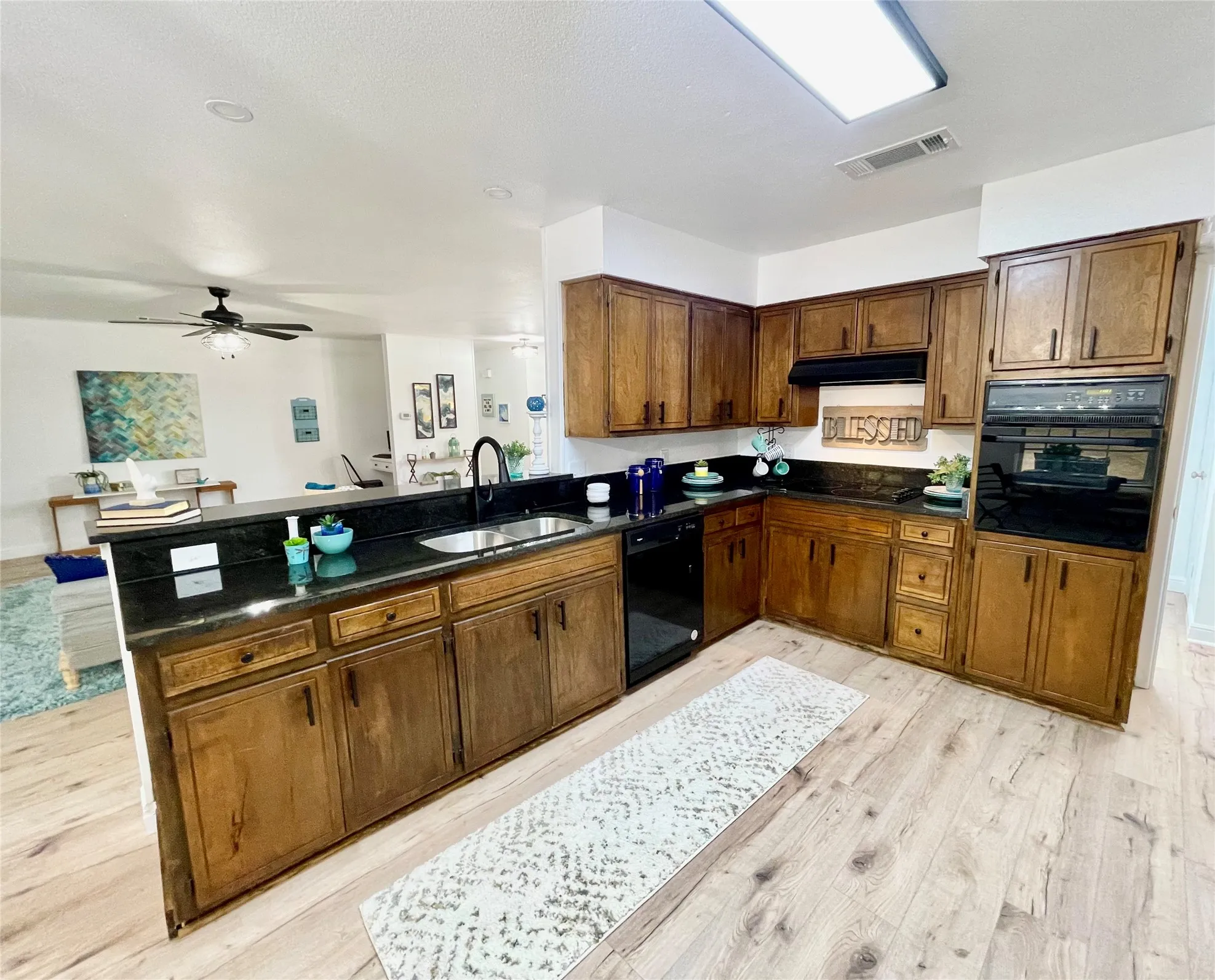 Single Family Residence For Sale in Tarrant County , 2003 Ford Street, Arlington, Texas 76013, 3 Bedroom, 2 Bathroom, 2 Garage spaces, 1,727 Sqft, built in 1972, mls#21264493, Real Estate Agent in Arlington, Homes For Sale in Tarrant county, Homes For Sale in Arlington, Realtor in Arlington Texas, Real Estate Brokerage Independent Realty Texas, Luminita Cordes Realtor