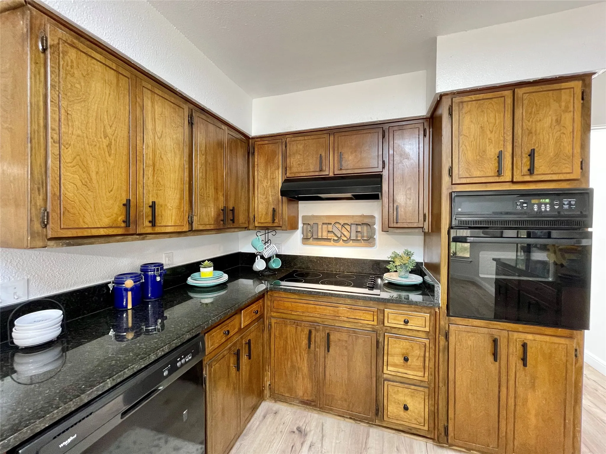 Single Family Residence For Sale in Tarrant County , 2003 Ford Street, Arlington, Texas 76013, 3 Bedroom, 2 Bathroom, 2 Garage spaces, 1,727 Sqft, built in 1972, mls#21264493, Real Estate Agent in Arlington, Homes For Sale in Tarrant county, Homes For Sale in Arlington, Realtor in Arlington Texas, Real Estate Brokerage Independent Realty Texas, Luminita Cordes Realtor