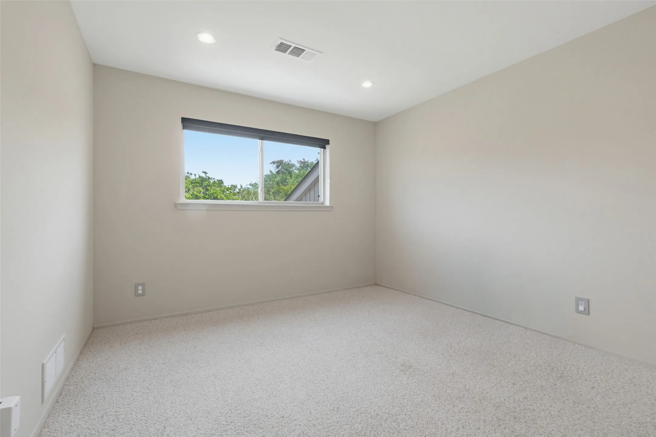 Single Family Residence For Sale in Dallas County , 8903 Maple Glen Drive, Dallas, Texas 75231, 4 Bedroom, 3 Bathroom, 2 Garage spaces, 2,631 Sqft, built in 1978, mls#21255354, Real Estate Agent in Dallas, Homes For Sale in Dallas county, Homes For Sale in Dallas, Realtor in Dallas Texas, Real Estate Brokerage Independent Realty Texas, Luminita Cordes Realtor