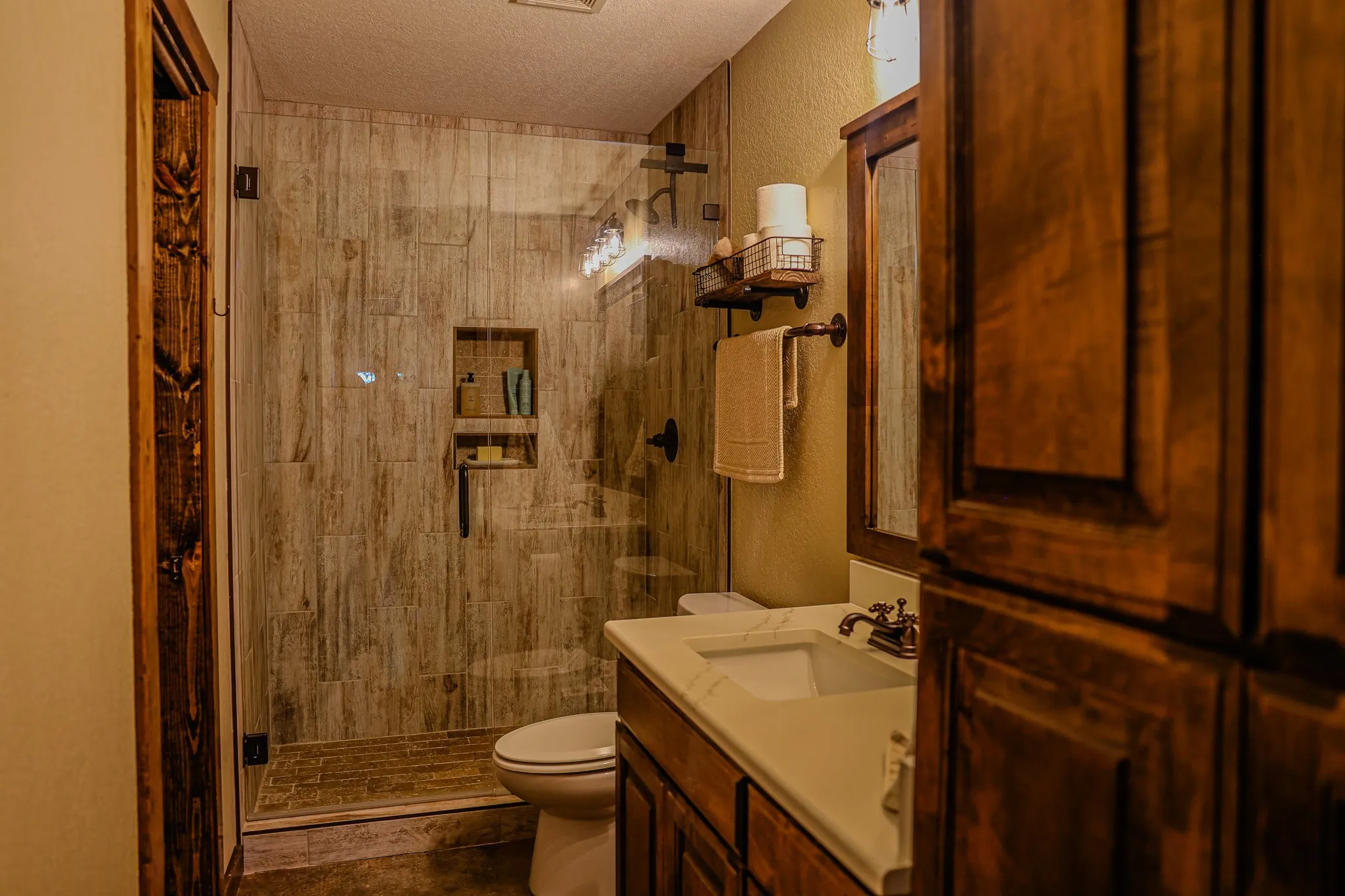 Farm For Sale in Erath County , 6085 County Road 146, Lipan, Texas 76462, 4 Bedrooms, 3 Bathrooms, Garage spaces, 2,565 Sqft, built in 2019, Price $3,450,000, mls#21261800, Real Estate Agent in Lipan, Homes For Sale in Erath county, Homes For Sale in Lipan, Realtor in Lipan Texas, Real Estate Brokerage Independent Realty Texas, Luminita Cordes Realtor