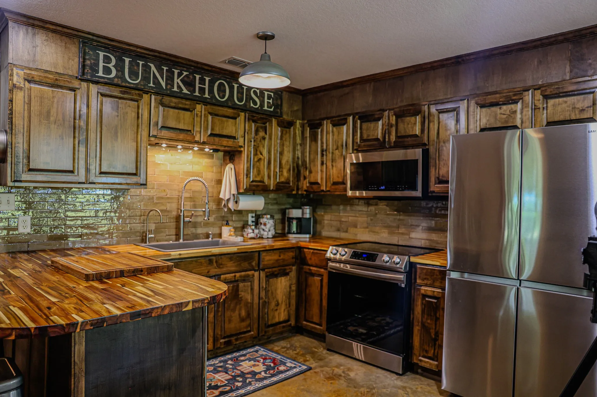 Farm For Sale in Erath County , 6085 County Road 146, Lipan, Texas 76462, 4 Bedrooms, 3 Bathrooms, Garage spaces, 2,565 Sqft, built in 2019, Price $3,450,000, mls#21261800, Real Estate Agent in Lipan, Homes For Sale in Erath county, Homes For Sale in Lipan, Realtor in Lipan Texas, Real Estate Brokerage Independent Realty Texas, Luminita Cordes Realtor