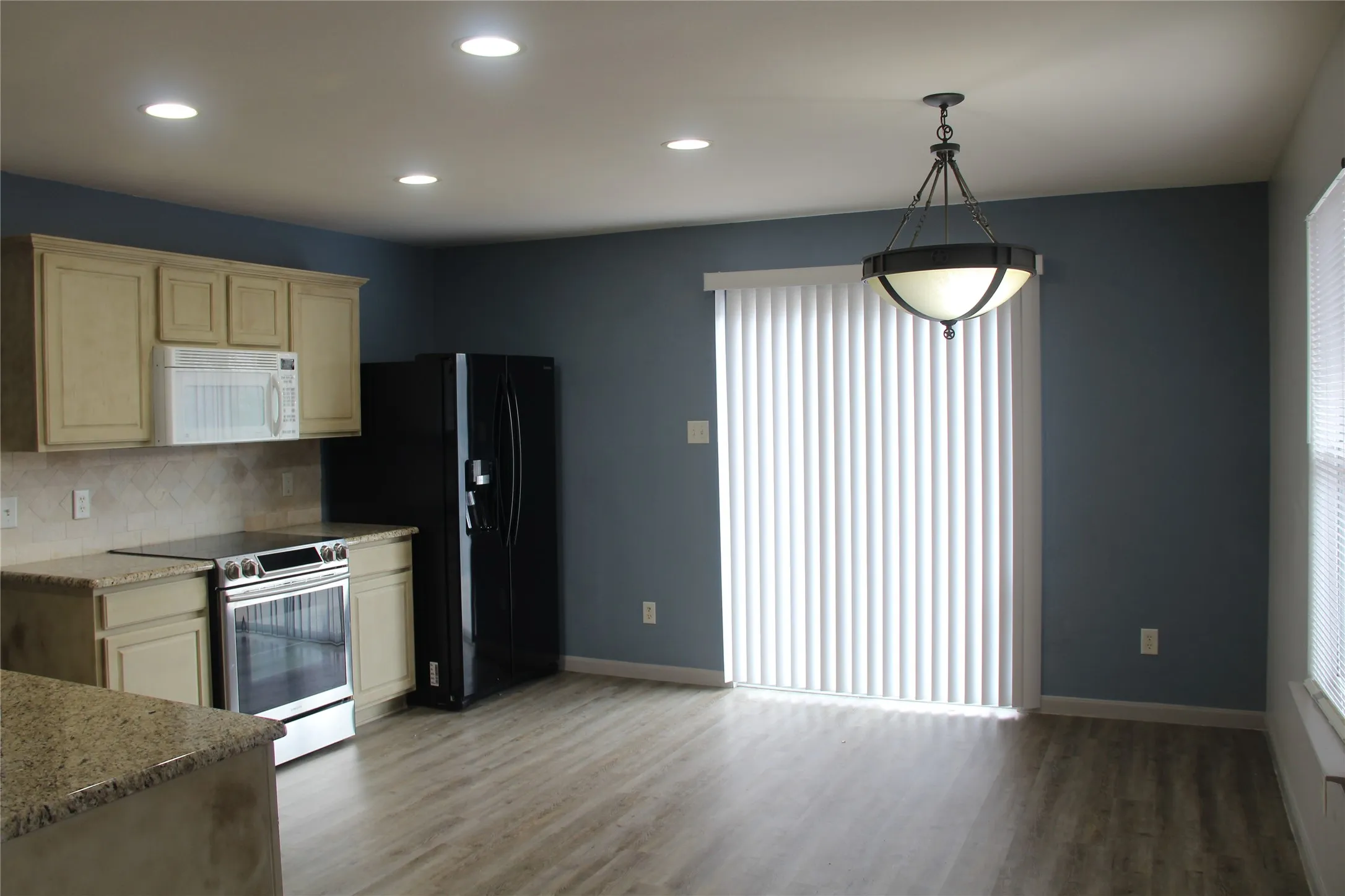 Single Family Residence For Rent in Tarrant County , 9224 Monument Court, Fort Worth, Texas 76244, 3 Bedrooms, 2 Bathrooms, 2 Garage spaces, 1,591 Sqft, built in 2005, Price $2,095, mls#21262814, Real Estate Agent in Fort Worth, Homes For Rent in Tarrant county, Homes For Rent in Fort Worth, Realtor in Fort Worth Texas, Real Estate Brokerage Independent Realty Texas, Luminita Cordes Realtor