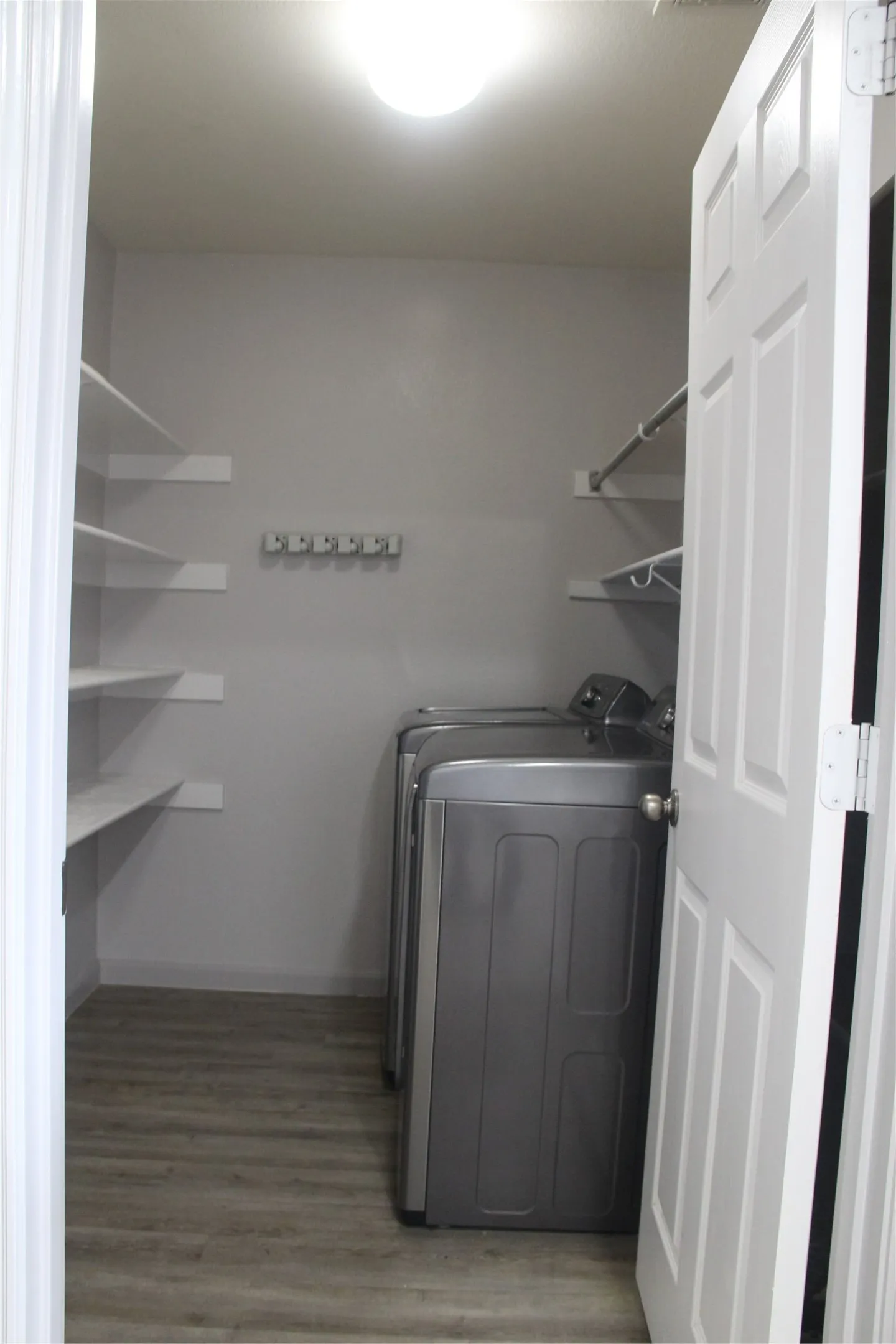 Single Family Residence For Rent in Tarrant County , 9224 Monument Court, Fort Worth, Texas 76244, 3 Bedrooms, 2 Bathrooms, 2 Garage spaces, 1,591 Sqft, built in 2005, Price $2,095, mls#21262814, Real Estate Agent in Fort Worth, Homes For Rent in Tarrant county, Homes For Rent in Fort Worth, Realtor in Fort Worth Texas, Real Estate Brokerage Independent Realty Texas, Luminita Cordes Realtor