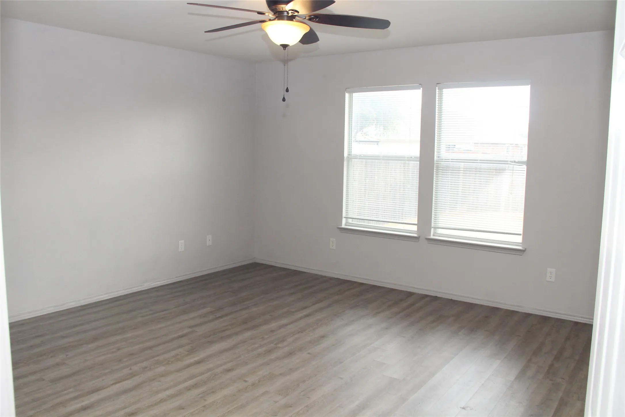 Single Family Residence For Rent in Tarrant County , 9224 Monument Court, Fort Worth, Texas 76244, 3 Bedrooms, 2 Bathrooms, 2 Garage spaces, 1,591 Sqft, built in 2005, Price $2,095, mls#21262814, Real Estate Agent in Fort Worth, Homes For Rent in Tarrant county, Homes For Rent in Fort Worth, Realtor in Fort Worth Texas, Real Estate Brokerage Independent Realty Texas, Luminita Cordes Realtor