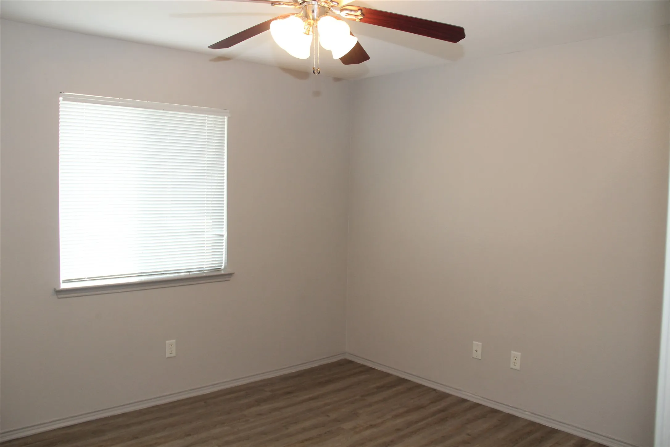 Single Family Residence For Rent in Tarrant County , 9224 Monument Court, Fort Worth, Texas 76244, 3 Bedrooms, 2 Bathrooms, 2 Garage spaces, 1,591 Sqft, built in 2005, Price $2,095, mls#21262814, Real Estate Agent in Fort Worth, Homes For Rent in Tarrant county, Homes For Rent in Fort Worth, Realtor in Fort Worth Texas, Real Estate Brokerage Independent Realty Texas, Luminita Cordes Realtor