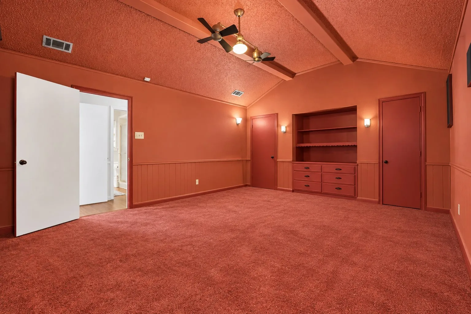 Single Family Residence For Sale in Dallas County , 2212 Southern Court, Carrollton, Texas 75006, 3 Bedroom, 3 Bathroom, 2 Garage spaces, 2,508 Sqft, built in 1981, mls#21225208, Real Estate Agent in Carrollton, Homes For Sale in Dallas county, Homes For Sale in Carrollton, Realtor in Carrollton Texas, Real Estate Brokerage Independent Realty Texas, Luminita Cordes Realtor