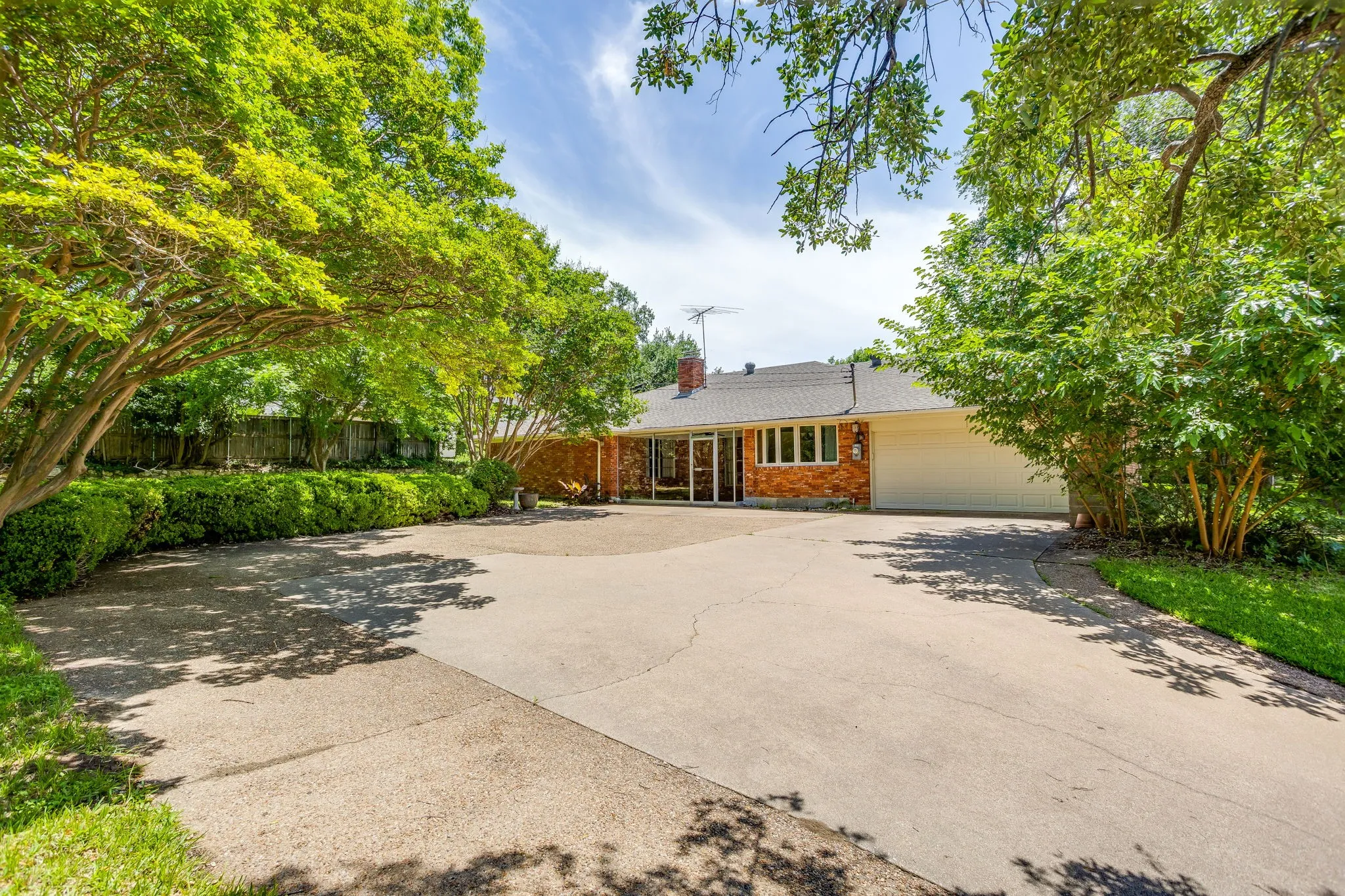 Spacious rear-entry driveway
