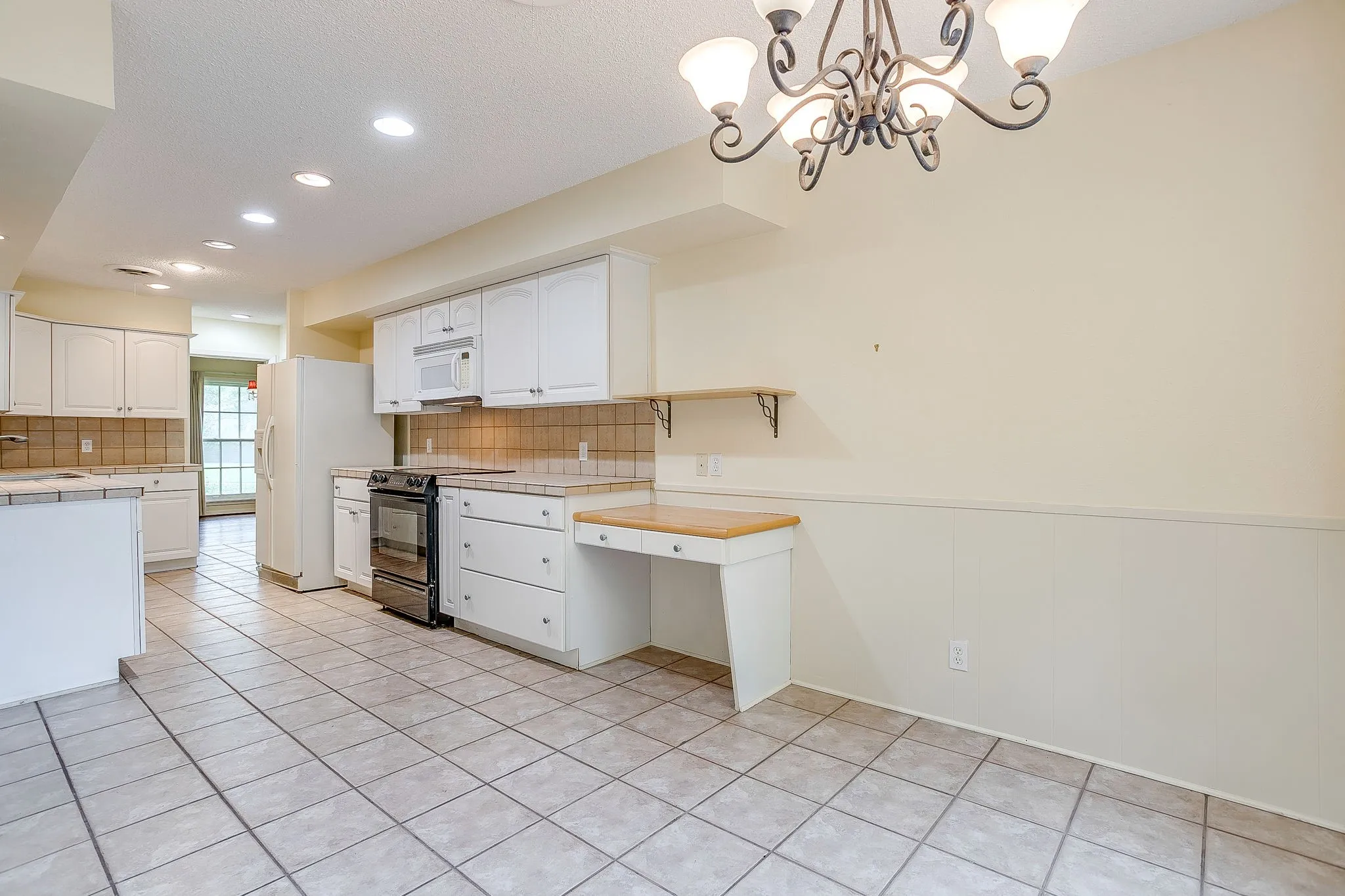 Single Family Residence For Sale in Tarrant County , 6348 Juneau Road, Fort Worth, Texas 76116, 3 Bedroom, 2 Bathroom, 2 Garage spaces, 2,467 Sqft, built in 1963, mls#21262582, Real Estate Agent in Fort Worth, Homes For Sale in Tarrant county, Homes For Sale in Fort Worth, Realtor in Fort Worth Texas, Real Estate Brokerage Independent Realty Texas, Luminita Cordes Realtor