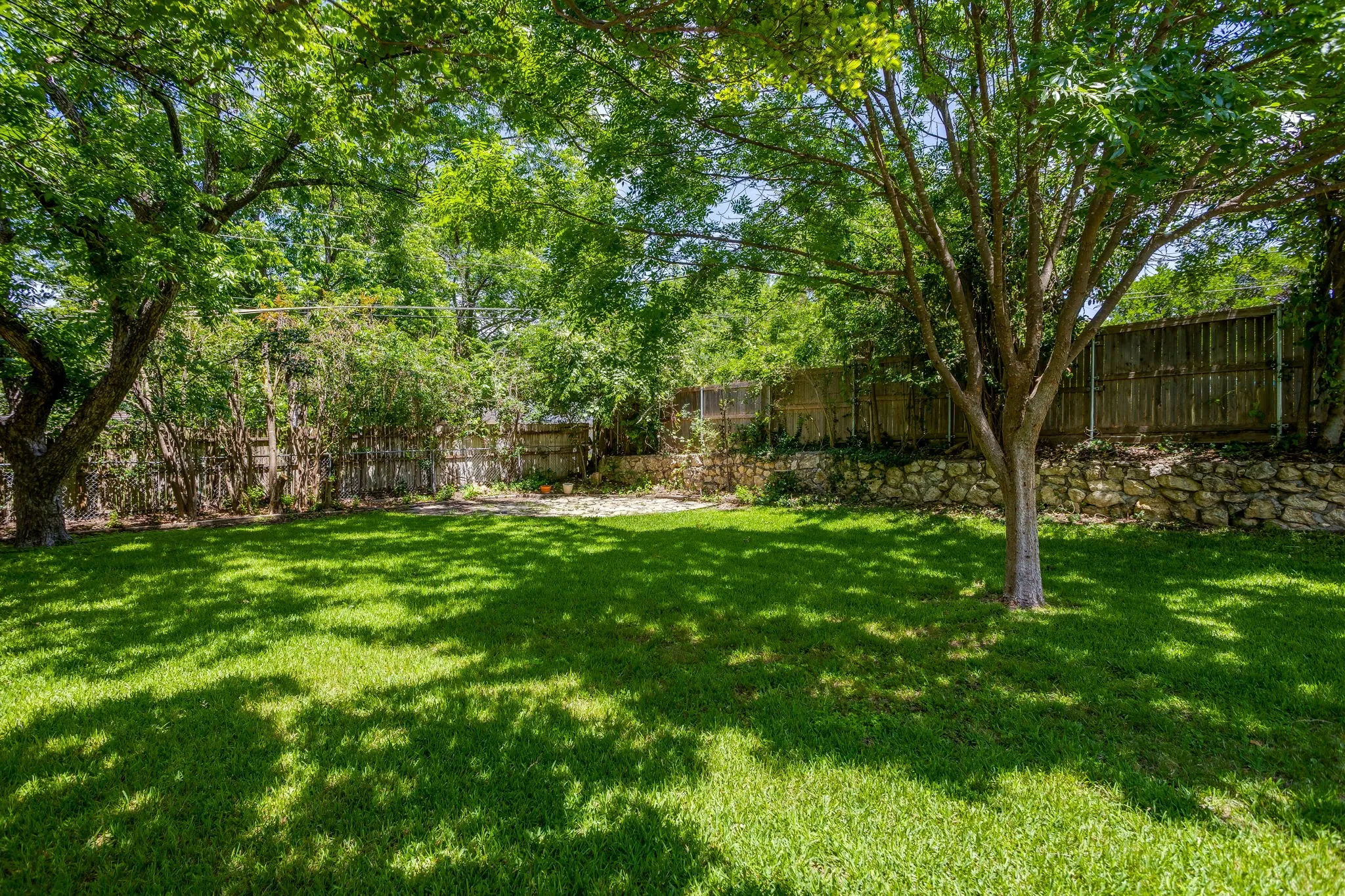 Single Family Residence For Sale in Tarrant County , 6348 Juneau Road, Fort Worth, Texas 76116, 3 Bedroom, 2 Bathroom, 2 Garage spaces, 2,467 Sqft, built in 1963, mls#21262582, Real Estate Agent in Fort Worth, Homes For Sale in Tarrant county, Homes For Sale in Fort Worth, Realtor in Fort Worth Texas, Real Estate Brokerage Independent Realty Texas, Luminita Cordes Realtor