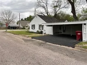 Single Family Residence For Rent in Collin County , 215 Orange Street, Farmersville, Texas 75442, 2 Bedroom, 1 Bathroom, Garage spaces, 765 Sqft, built in 1956, mls#21264542, Real Estate Agent in Farmersville, Homes For Rent in Collin county, Homes For Rent in Farmersville, Realtor in Farmersville Texas, Real Estate Brokerage Independent Realty Texas, Luminita Cordes Realtor
