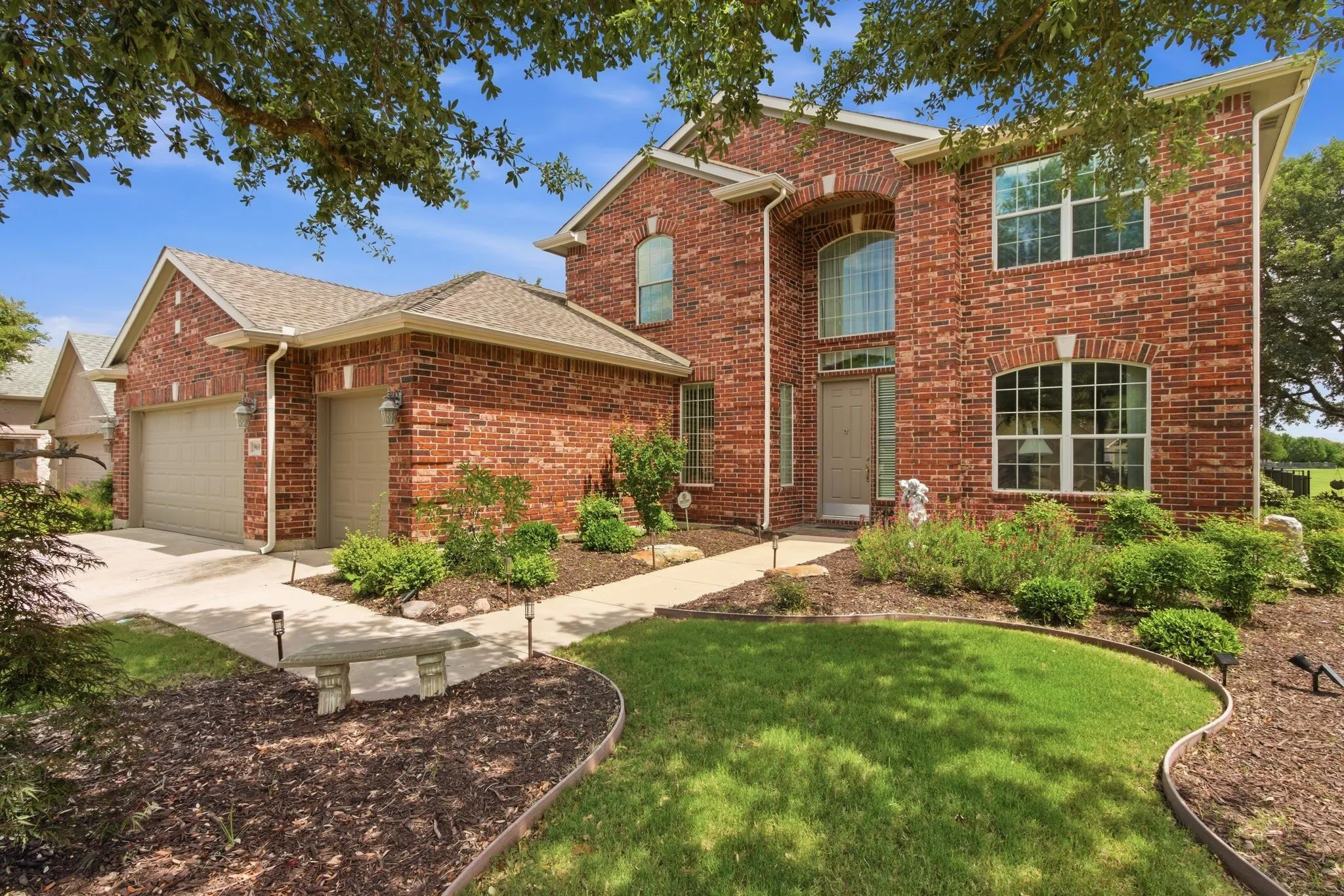 Single Family Residence For Sale in Denton County , 9601 Grandview Drive, Denton, Texas 76207, 3 Bedroom, 3 Bathroom, 3 Garage spaces, 3,176 Sqft, built in 2005, mls#21263391, Real Estate Agent in Denton, Homes For Sale in Denton county, Homes For Sale in Denton, Realtor in Denton Texas, Real Estate Brokerage Independent Realty Texas, Luminita Cordes Realtor