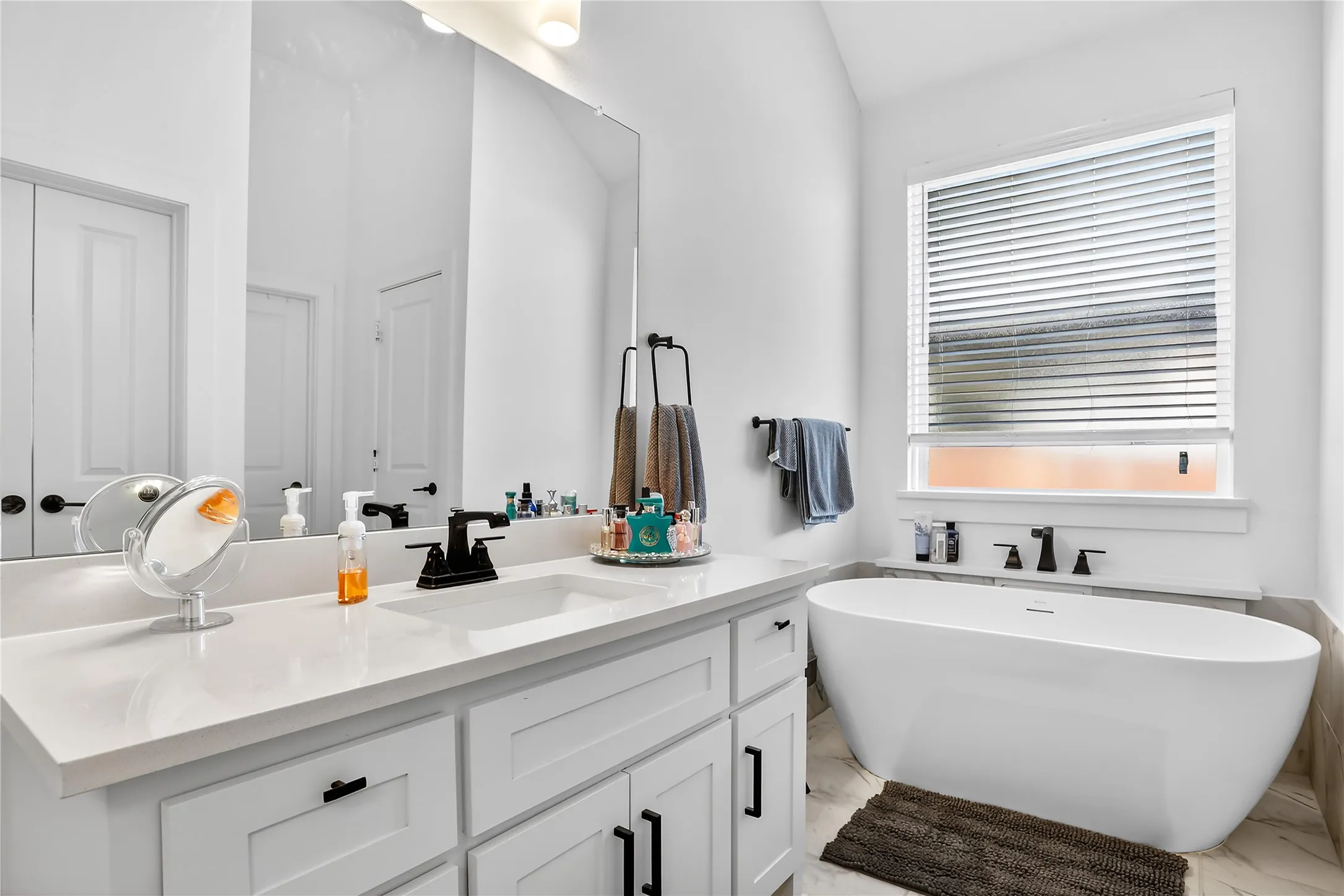 Single Family Residence For Sale in Denton County , 13869 riola Drive, Little Elm, Texas 75068, 4 Bedroom, 3 Bathroom, 2 Garage spaces, 2,122 Sqft, built in 2024, Price $599,995, mls#21264472, Real Estate Agent in Little Elm, Homes For Sale in Denton county, Homes For Sale in Little Elm, Realtor in Little Elm Texas, Real Estate Brokerage Independent Realty Texas, Luminita Cordes Realtor