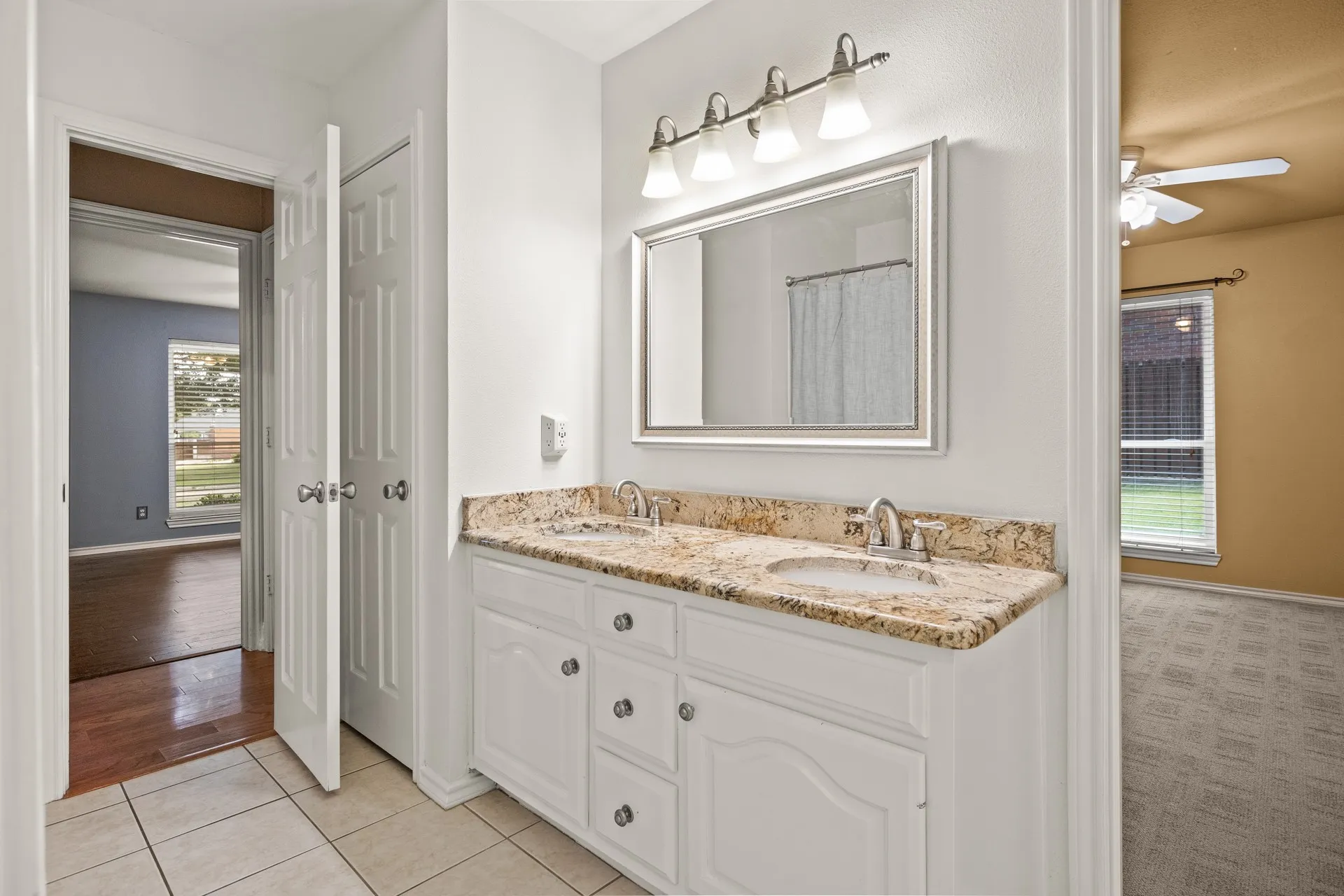 Single Family Residence For Sale in Titus County , 212 Turnberry Circle, Mt Pleasant, Texas 75455, 3 Bedroom, 3 Bathroom, 4 Garage spaces, 2,643 Sqft, built in 1990, mls#21264407, Real Estate Agent in Mt Pleasant, Homes For Sale in Titus county, Homes For Sale in Mt Pleasant, Realtor in Mt Pleasant Texas, Real Estate Brokerage Independent Realty Texas, Luminita Cordes Realtor