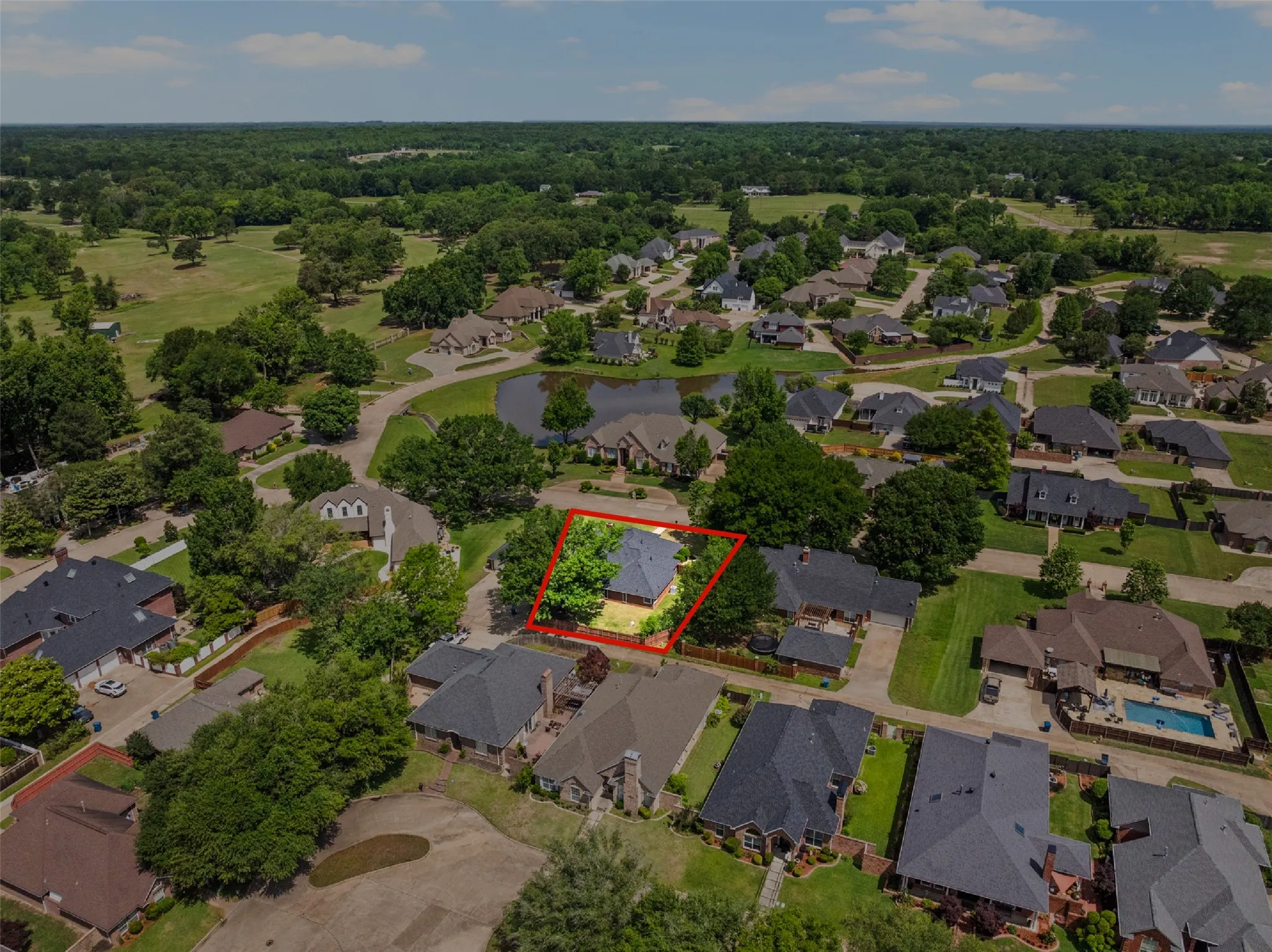 Single Family Residence For Sale in Titus County , 212 Turnberry Circle, Mt Pleasant, Texas 75455, 3 Bedroom, 3 Bathroom, 4 Garage spaces, 2,643 Sqft, built in 1990, mls#21264407, Real Estate Agent in Mt Pleasant, Homes For Sale in Titus county, Homes For Sale in Mt Pleasant, Realtor in Mt Pleasant Texas, Real Estate Brokerage Independent Realty Texas, Luminita Cordes Realtor