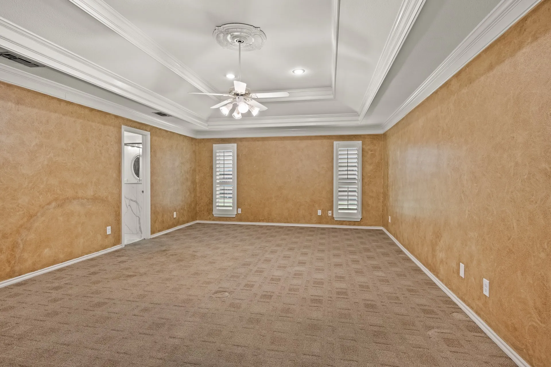 Single Family Residence For Sale in Titus County , 212 Turnberry Circle, Mt Pleasant, Texas 75455, 3 Bedroom, 3 Bathroom, 4 Garage spaces, 2,643 Sqft, built in 1990, mls#21264407, Real Estate Agent in Mt Pleasant, Homes For Sale in Titus county, Homes For Sale in Mt Pleasant, Realtor in Mt Pleasant Texas, Real Estate Brokerage Independent Realty Texas, Luminita Cordes Realtor