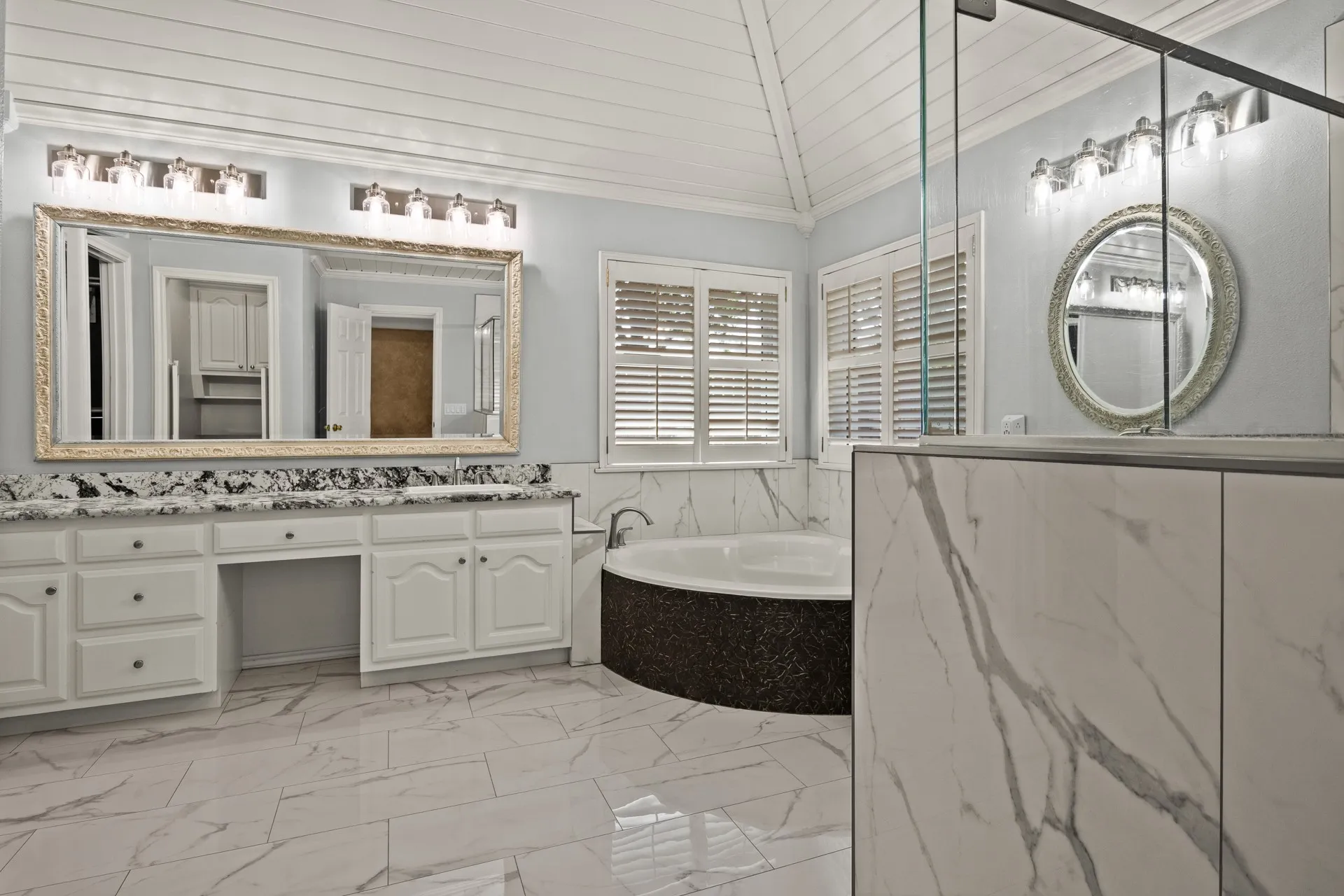 Single Family Residence For Sale in Titus County , 212 Turnberry Circle, Mt Pleasant, Texas 75455, 3 Bedroom, 3 Bathroom, 4 Garage spaces, 2,643 Sqft, built in 1990, mls#21264407, Real Estate Agent in Mt Pleasant, Homes For Sale in Titus county, Homes For Sale in Mt Pleasant, Realtor in Mt Pleasant Texas, Real Estate Brokerage Independent Realty Texas, Luminita Cordes Realtor