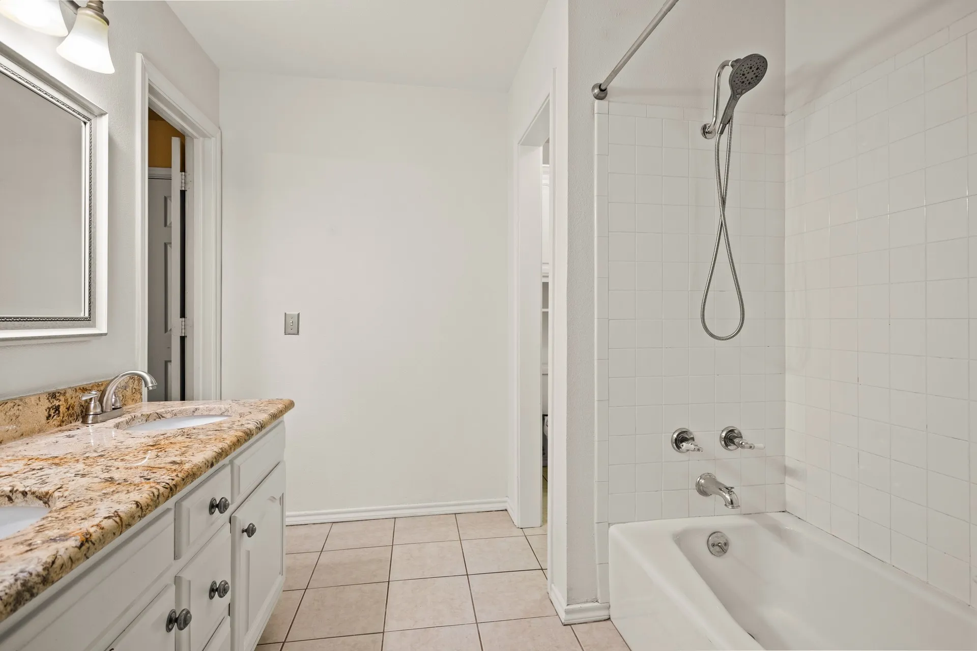 Single Family Residence For Sale in Titus County , 212 Turnberry Circle, Mt Pleasant, Texas 75455, 3 Bedroom, 3 Bathroom, 4 Garage spaces, 2,643 Sqft, built in 1990, mls#21264407, Real Estate Agent in Mt Pleasant, Homes For Sale in Titus county, Homes For Sale in Mt Pleasant, Realtor in Mt Pleasant Texas, Real Estate Brokerage Independent Realty Texas, Luminita Cordes Realtor
