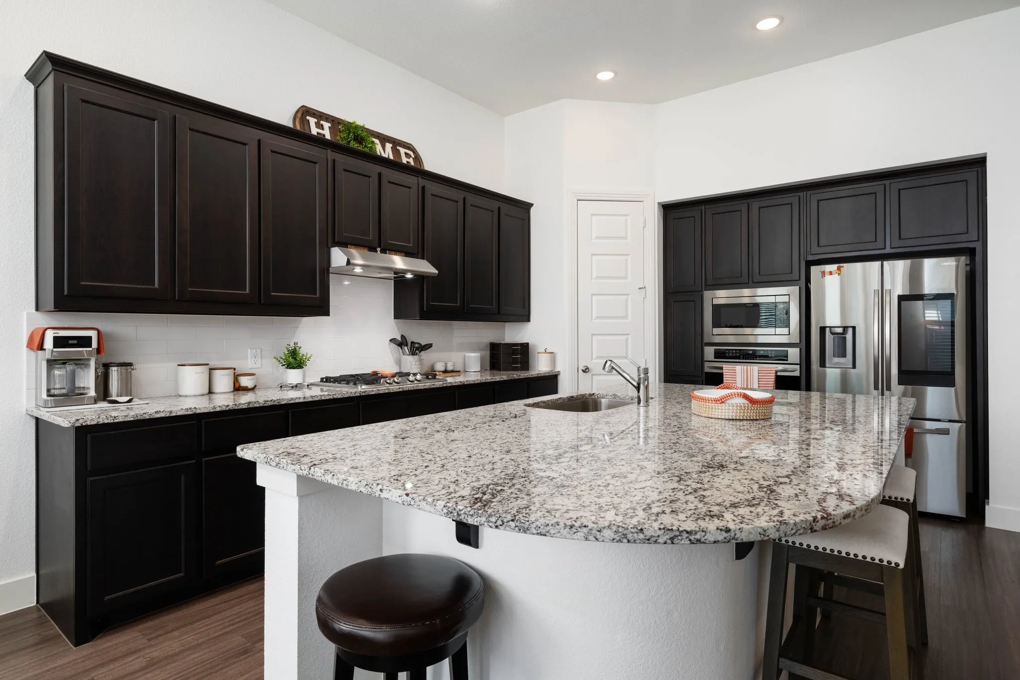 Single Family Residence For Sale in Rockwall County , 1913 Recioto Drive, Mclendon Chisholm, Texas 75032, 4 Bedroom, 3 Bathroom, 2 Garage spaces, 2,075 Sqft, built in 2019, mls#21264310, Real Estate Agent in Mclendon Chisholm, Homes For Sale in Rockwall county, Homes For Sale in Mclendon Chisholm, Realtor in Mclendon Chisholm Texas, Real Estate Brokerage Independent Realty Texas, Luminita Cordes Realtor