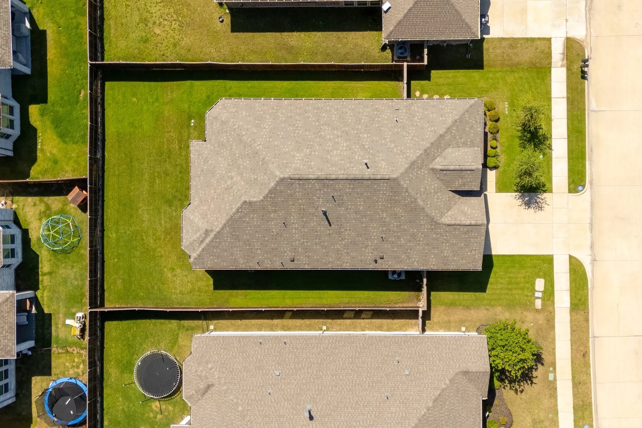 Single Family Residence For Sale in Rockwall County , 1913 Recioto Drive, Mclendon Chisholm, Texas 75032, 4 Bedroom, 3 Bathroom, 2 Garage spaces, 2,075 Sqft, built in 2019, mls#21264310, Real Estate Agent in Mclendon Chisholm, Homes For Sale in Rockwall county, Homes For Sale in Mclendon Chisholm, Realtor in Mclendon Chisholm Texas, Real Estate Brokerage Independent Realty Texas, Luminita Cordes Realtor