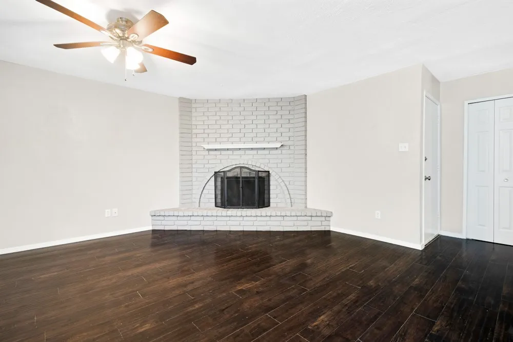 Single Family Residence For Sale in Denton County , 7217 Knight Drive, The Colony, Texas 75056, 4 Bedroom, 2 Bathroom, Garage spaces, 1,777 Sqft, built in 1978, mls#21262959, Real Estate Agent in The Colony, Homes For Sale in Denton county, Homes For Sale in The Colony, Realtor in The Colony Texas, Real Estate Brokerage Independent Realty Texas, Luminita Cordes Realtor