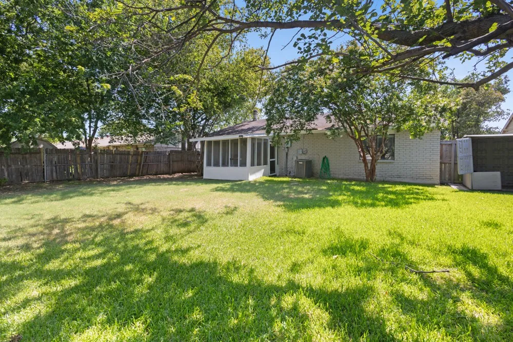 Single Family Residence For Sale in Denton County , 7217 Knight Drive, The Colony, Texas 75056, 4 Bedroom, 2 Bathroom, Garage spaces, 1,777 Sqft, built in 1978, mls#21262959, Real Estate Agent in The Colony, Homes For Sale in Denton county, Homes For Sale in The Colony, Realtor in The Colony Texas, Real Estate Brokerage Independent Realty Texas, Luminita Cordes Realtor