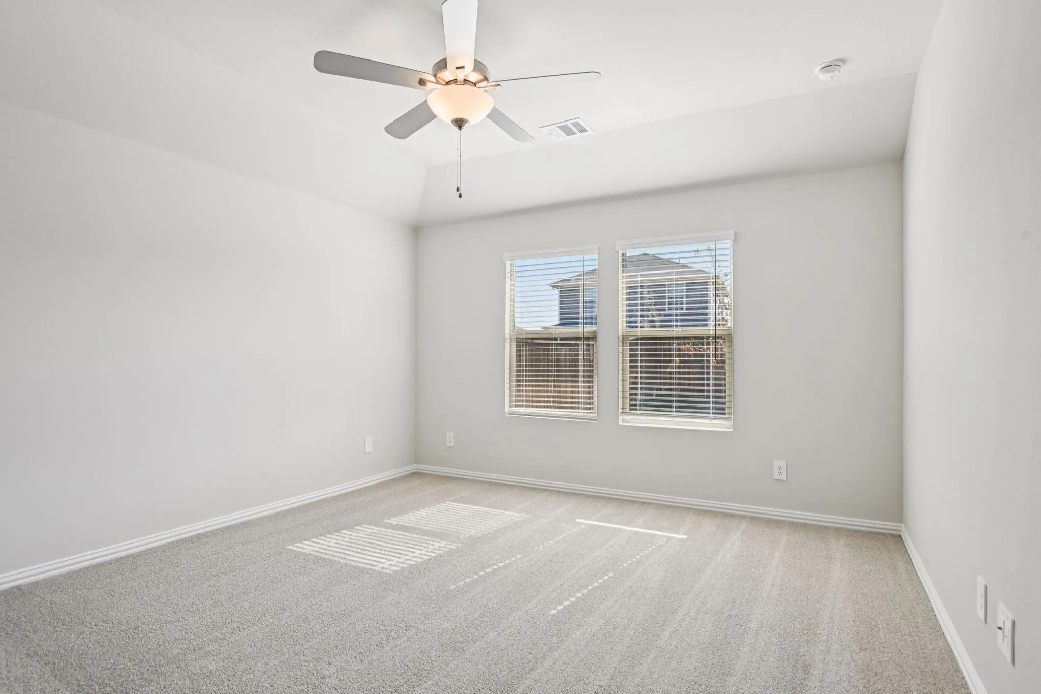  Photo is not of the actual home, but is an inspirational photo of builder’s model home and may depict options, furnishings, and/or decorator features that are not included.
