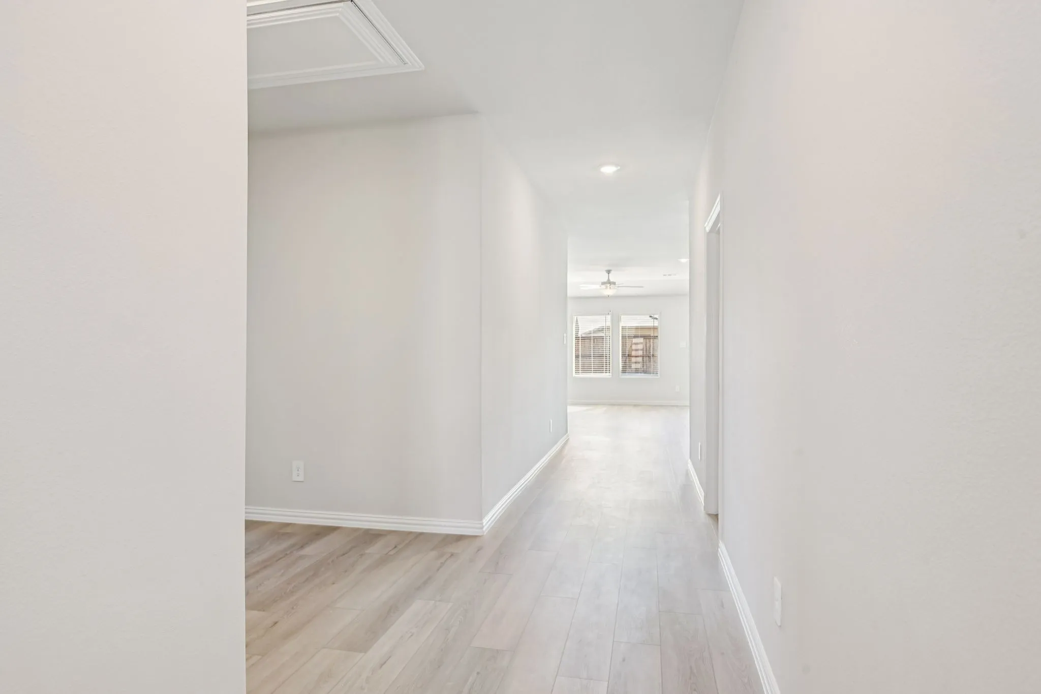  Photo is not of the actual home, but is an inspirational photo of builder’s model home and may depict options, furnishings, and/or decorator features that are not included.
