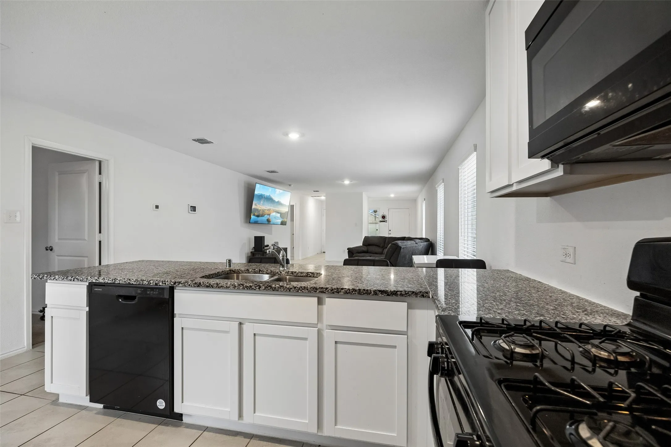 Single Family Residence For Sale in Kaufman County , 1577 Forge Pond Lane, Forney, Texas 75126, 3 Bedrooms, 2 Bathrooms, 2 Garage spaces, 1,470 Sqft, built in 2023, Price $264,000, mls#21254415, Real Estate Agent in Forney, Homes For Sale in Kaufman county, Homes For Sale in Forney, Realtor in Forney Texas, Real Estate Brokerage Independent Realty Texas, Luminita Cordes Realtor
